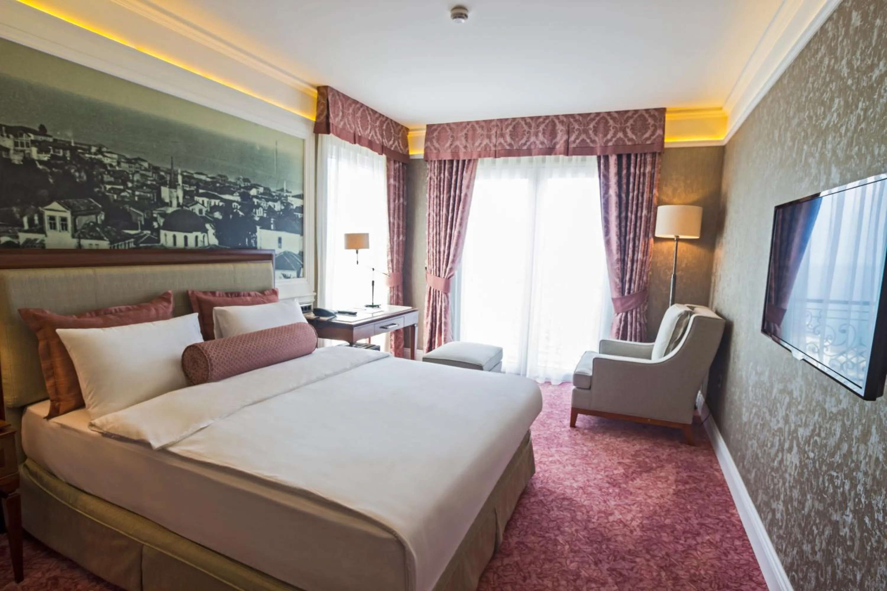 Photo of the whole room, Bed in Mell Hotel