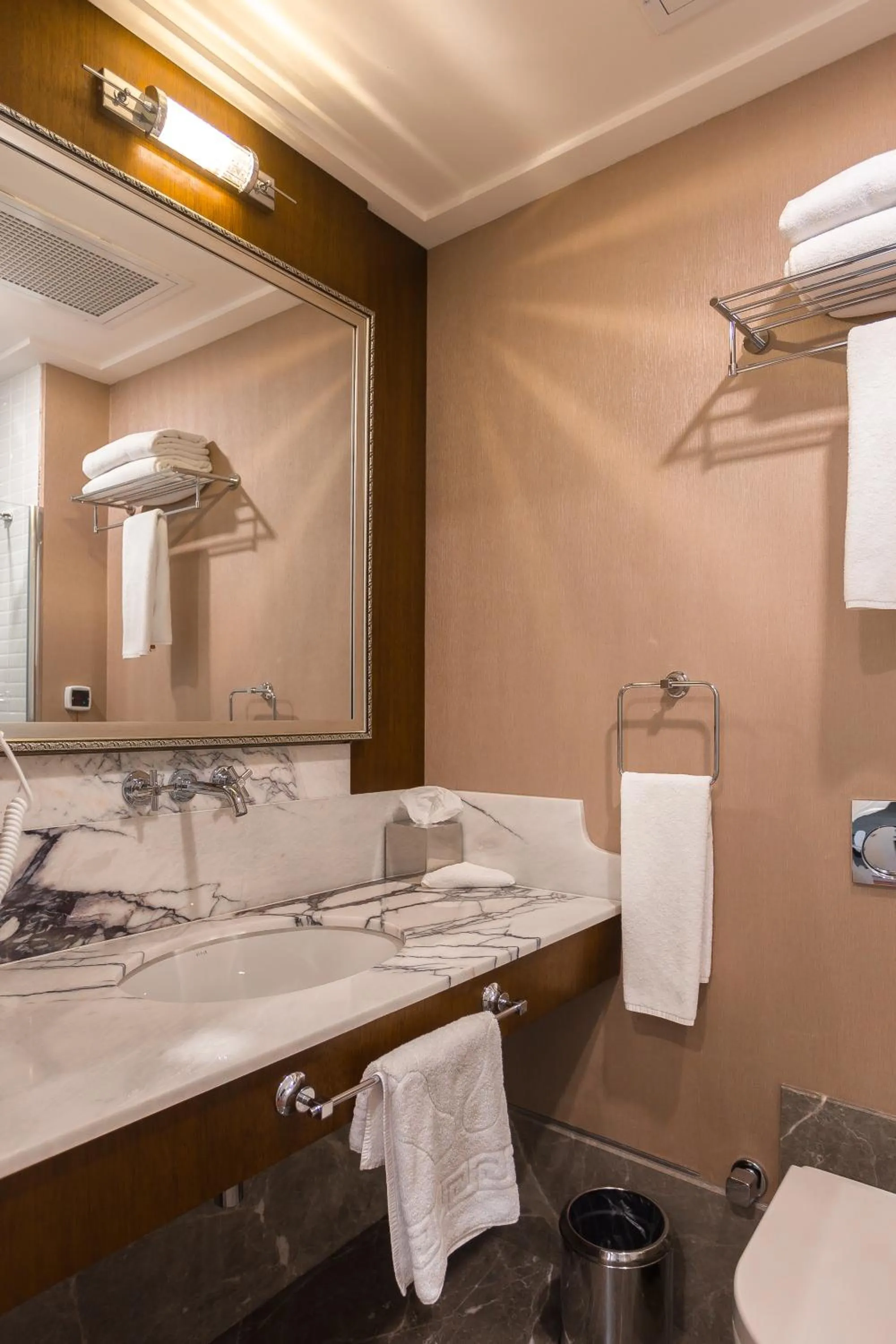 Shower in Mell Hotel