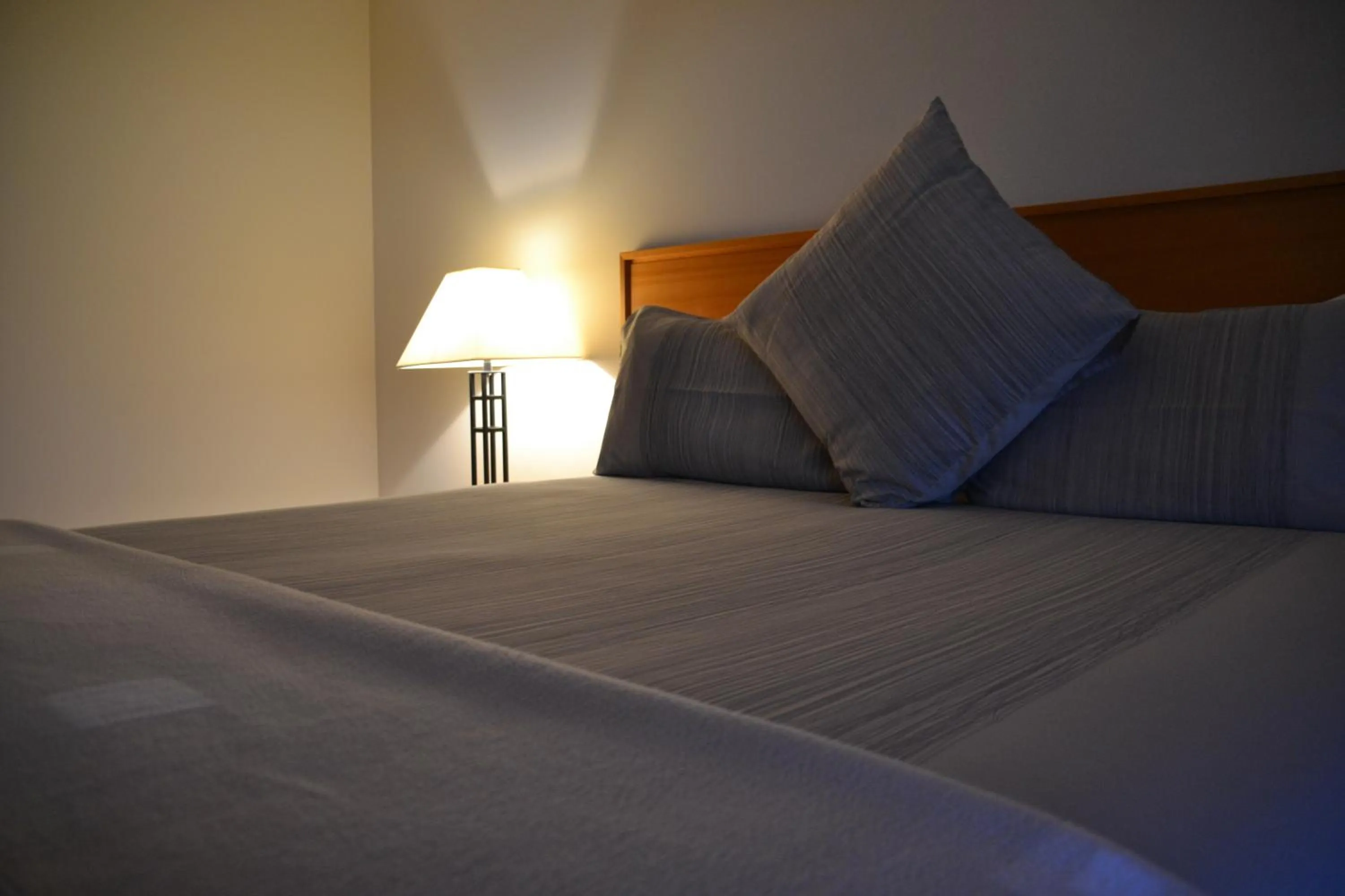 Bedroom, Bed in Meringa Springs