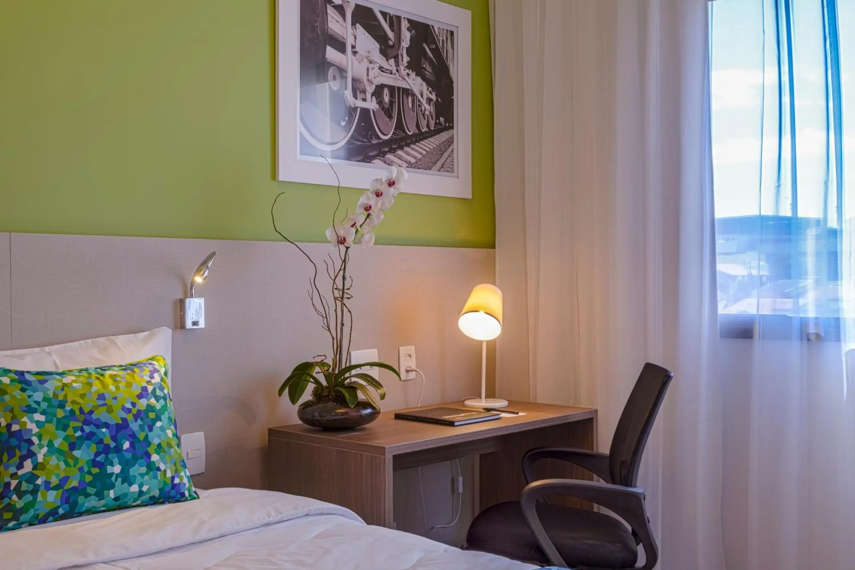 Decorative detail, Bed in Blue Tree Towers Valinhos Decorative detail, Bed in Blue Tree Towers Valinhos