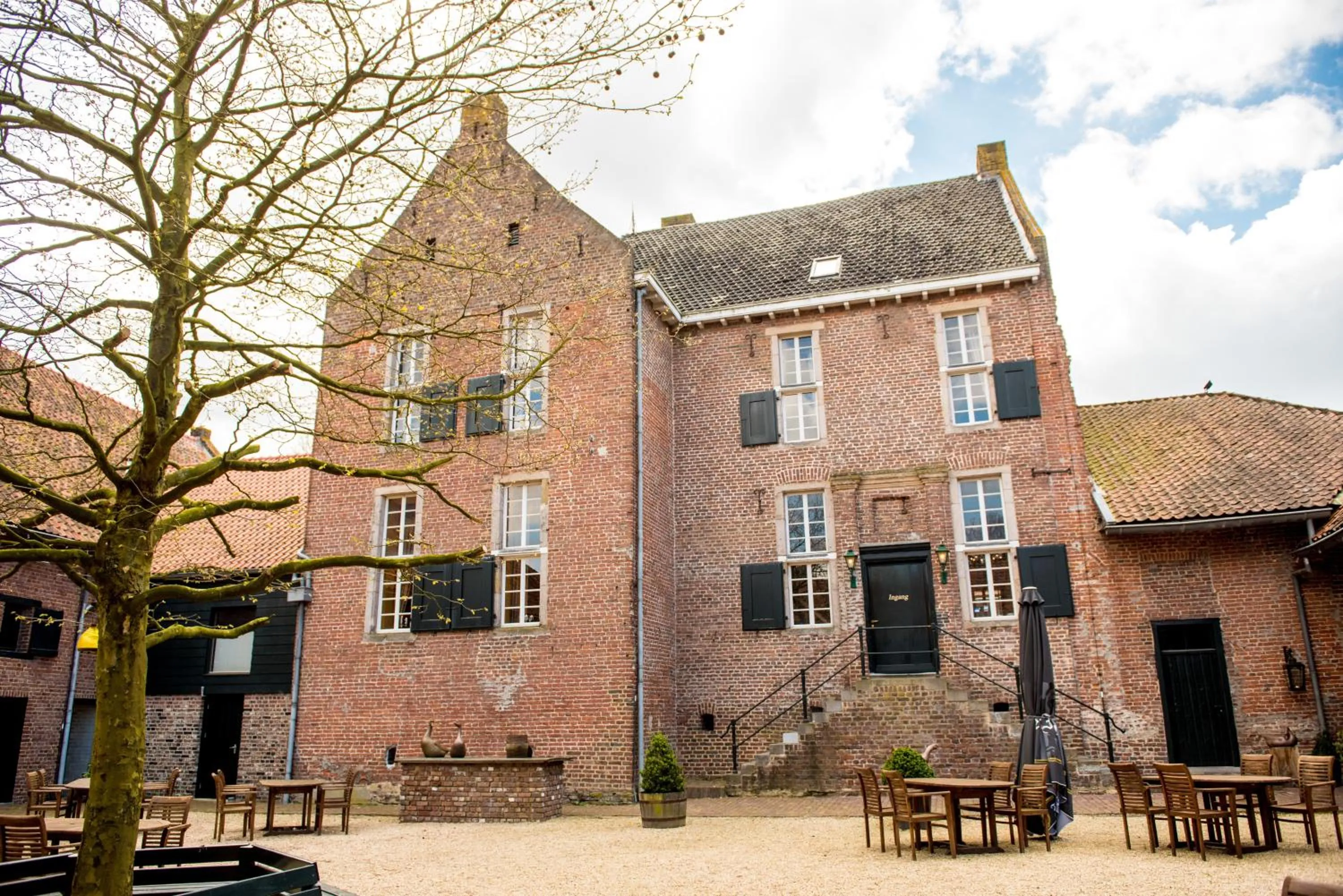 Facade/entrance in Hotel Schinvelder Hoeve