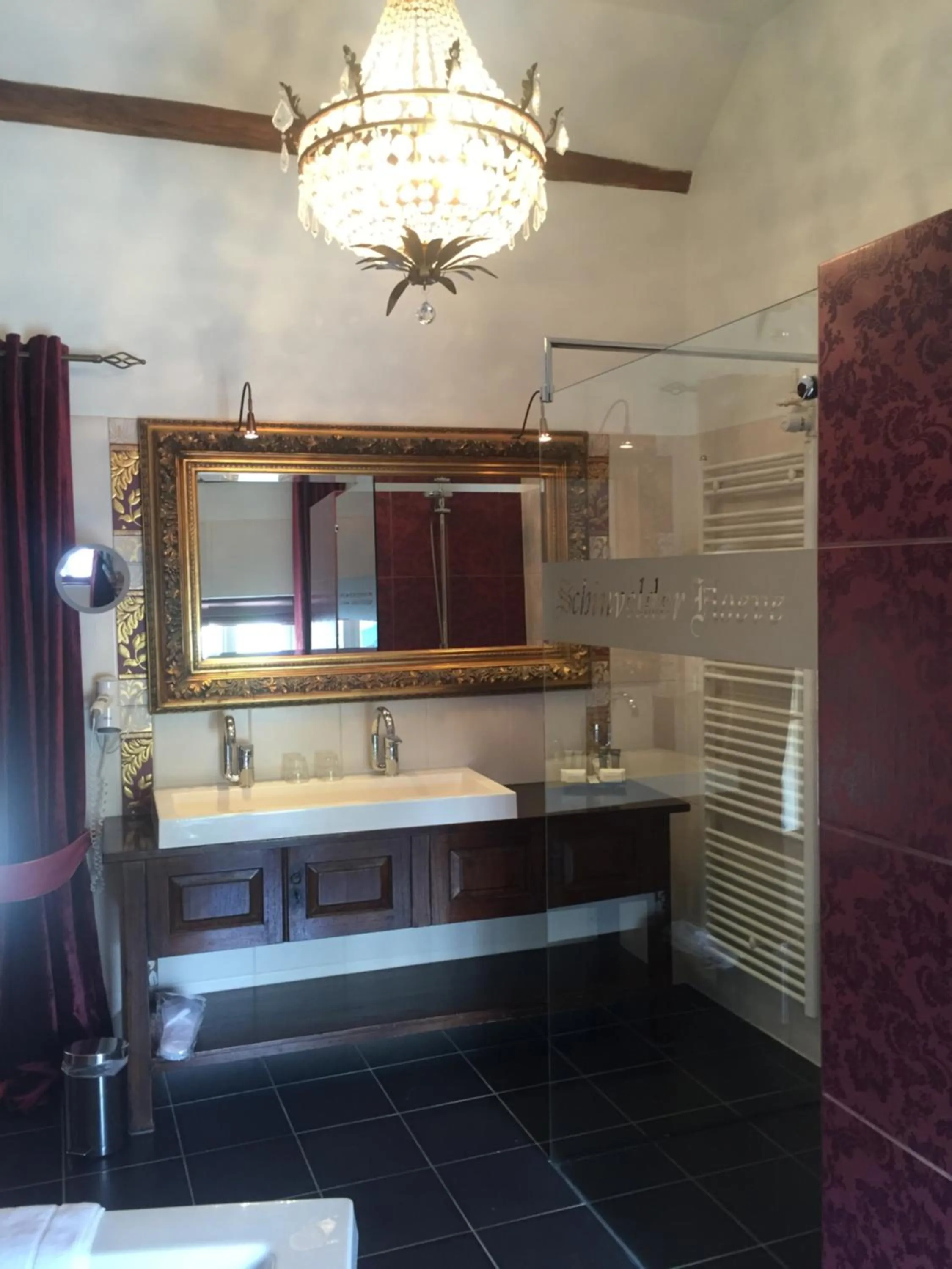 Bathroom in Hotel Schinvelder Hoeve