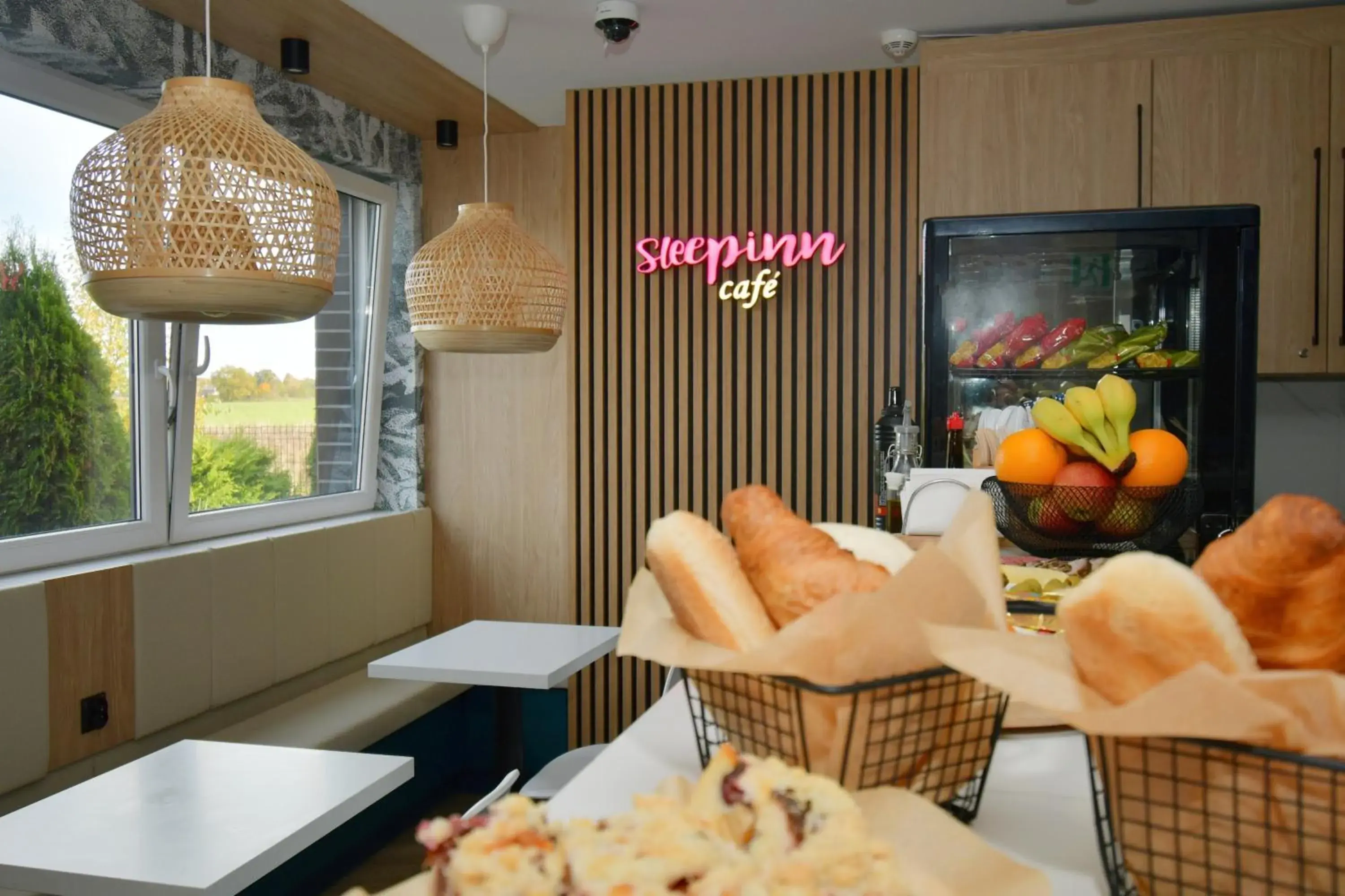 Restaurant/places to eat in Sleepinn Gdansk Airport Restaurant/places to eat in Sleepinn Gdansk Airport