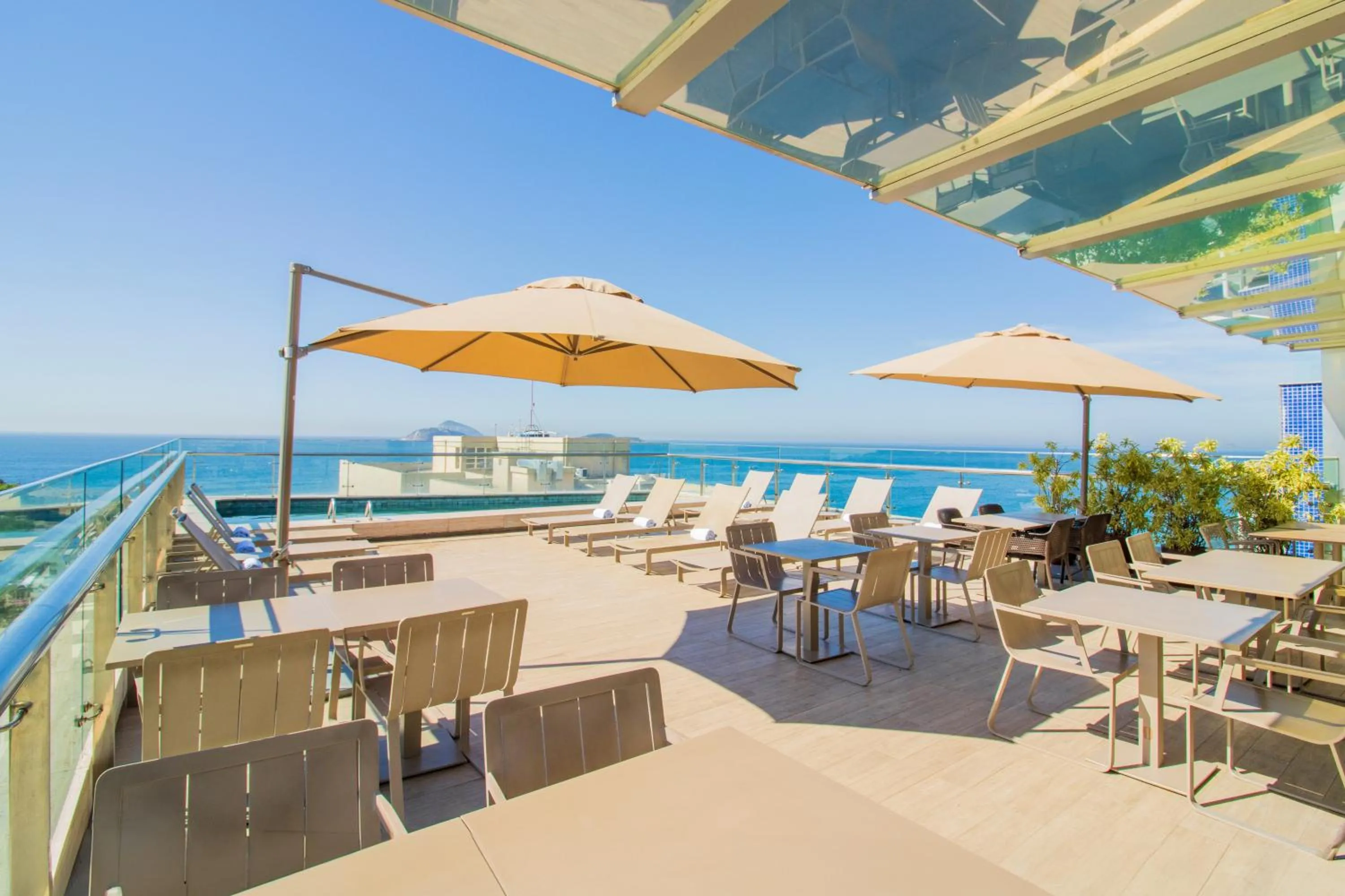 Swimming pool in Arena Ipanema Hotel