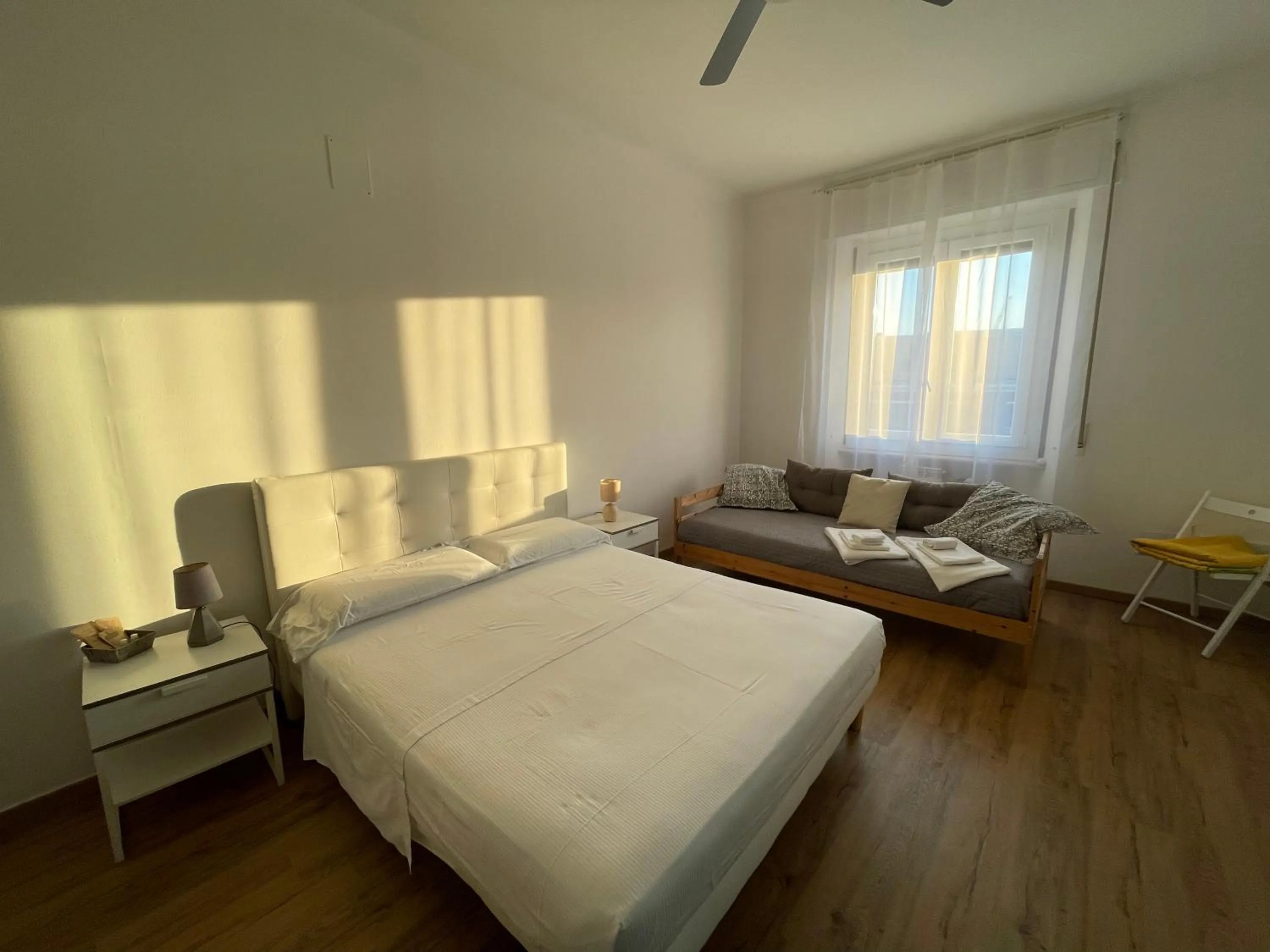 Bed in Cavour16 rent bedrooms