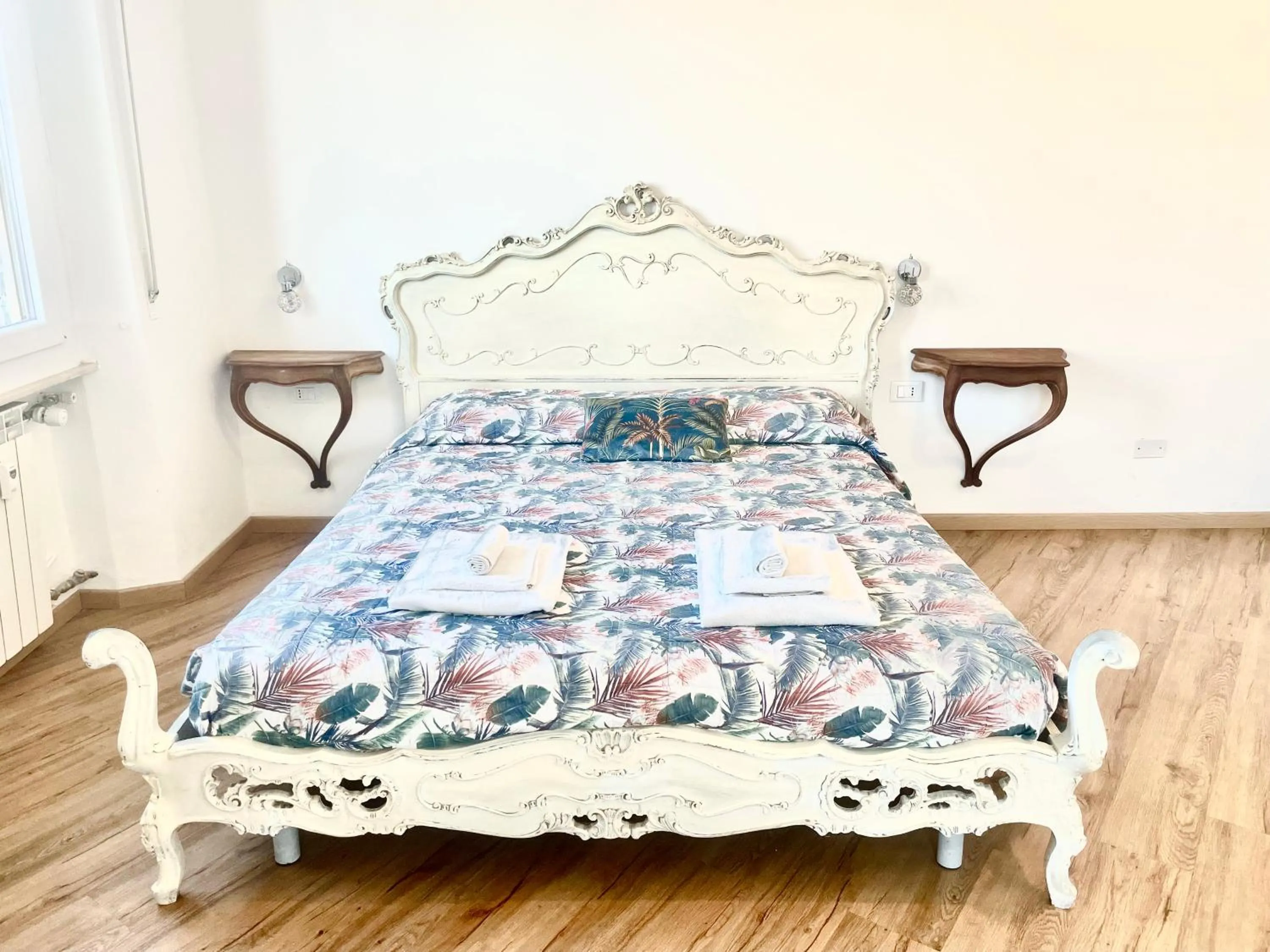 Bed in Cavour16 rent bedrooms