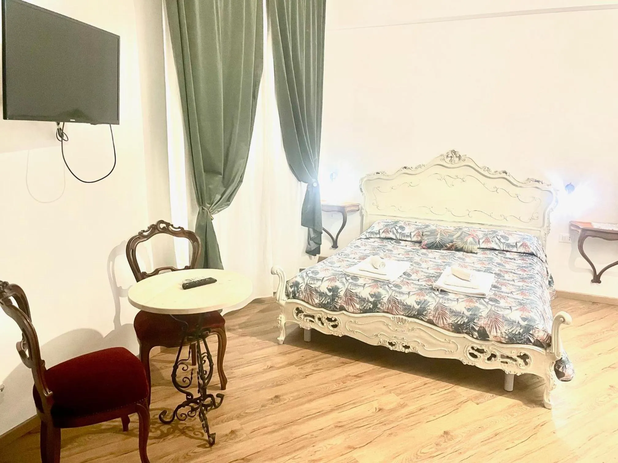 Bed in Cavour16 rent bedrooms