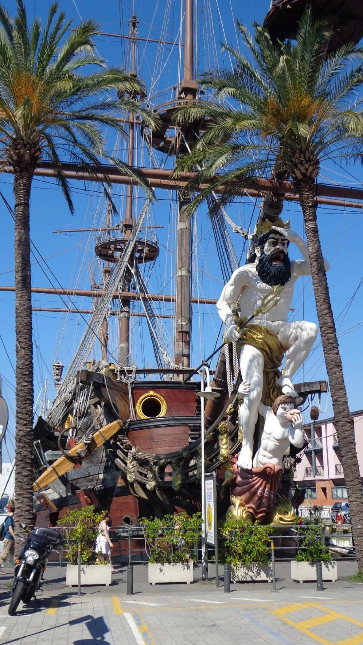 Property building in Cavour16 rent bedrooms