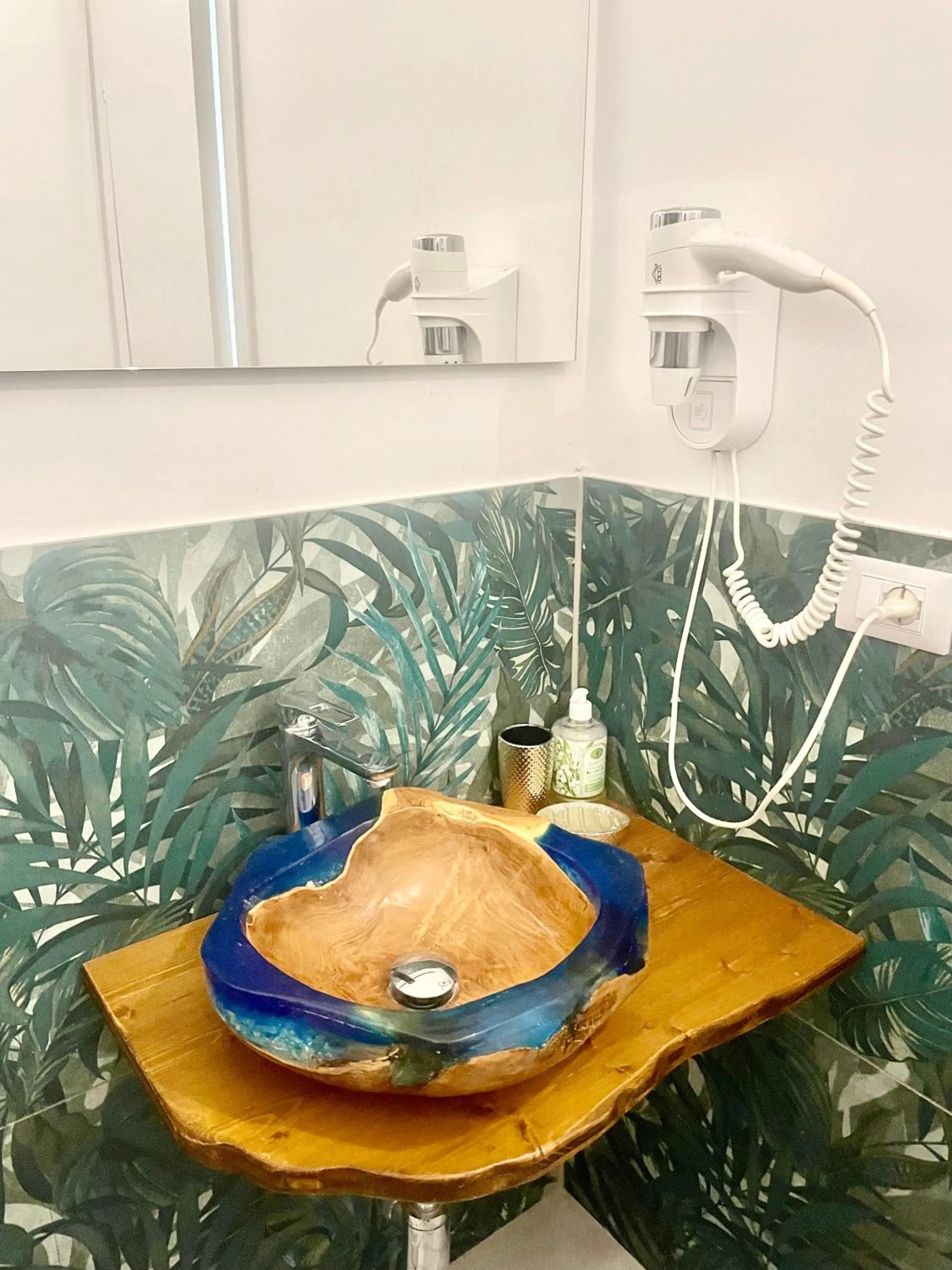 Decorative detail in Cavour16 rent bedrooms