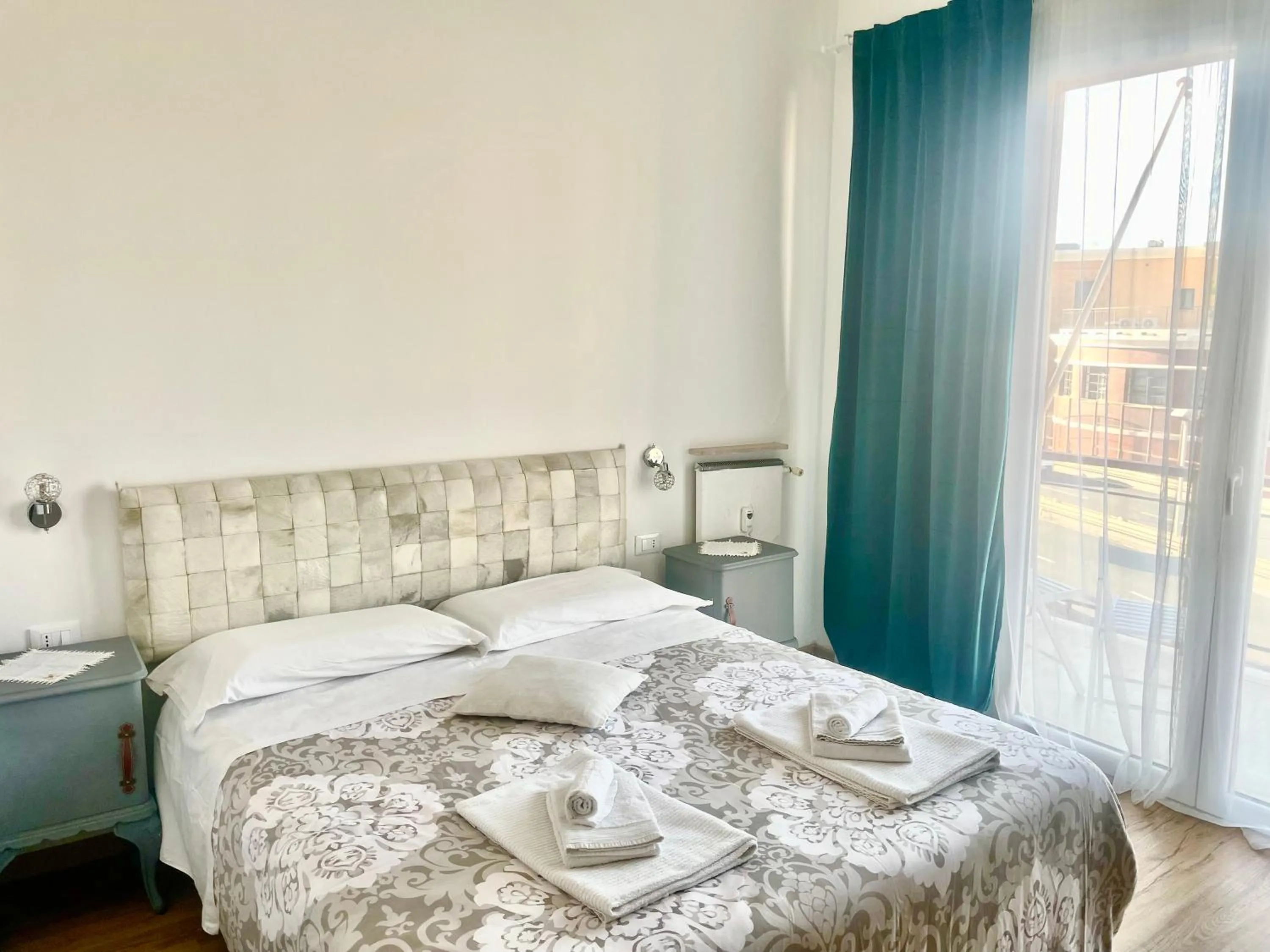 Bed in Cavour16 rent bedrooms