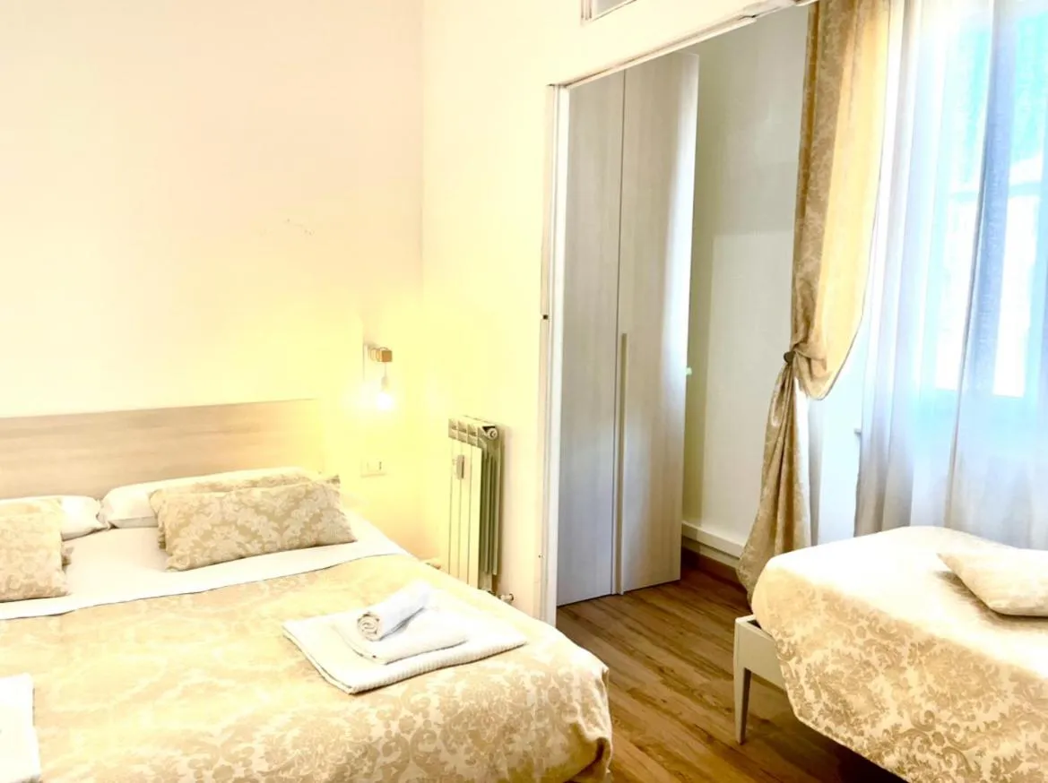 Bed in Cavour16 rent bedrooms
