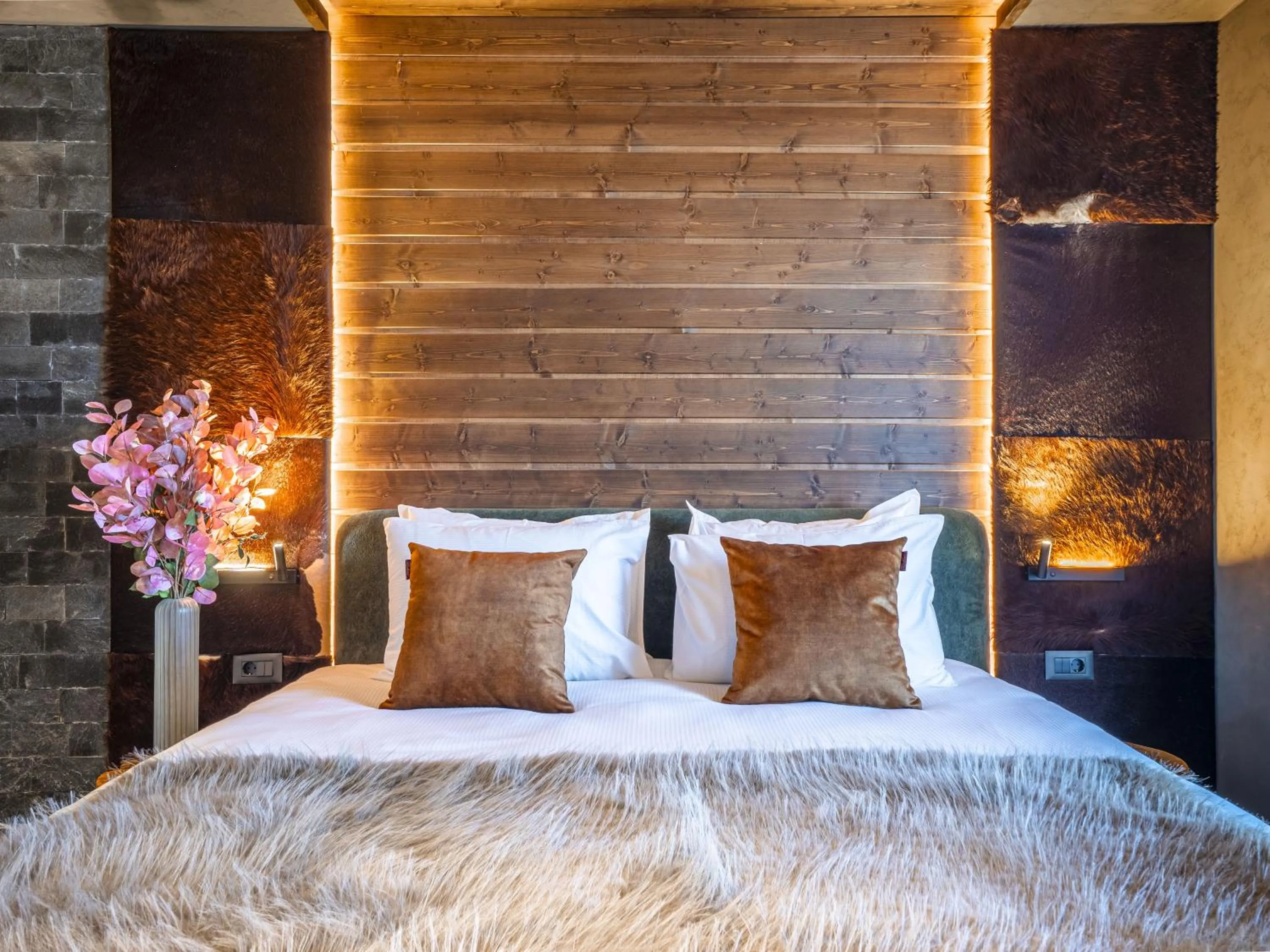 Bed in Premier Luxury Mountain Resort