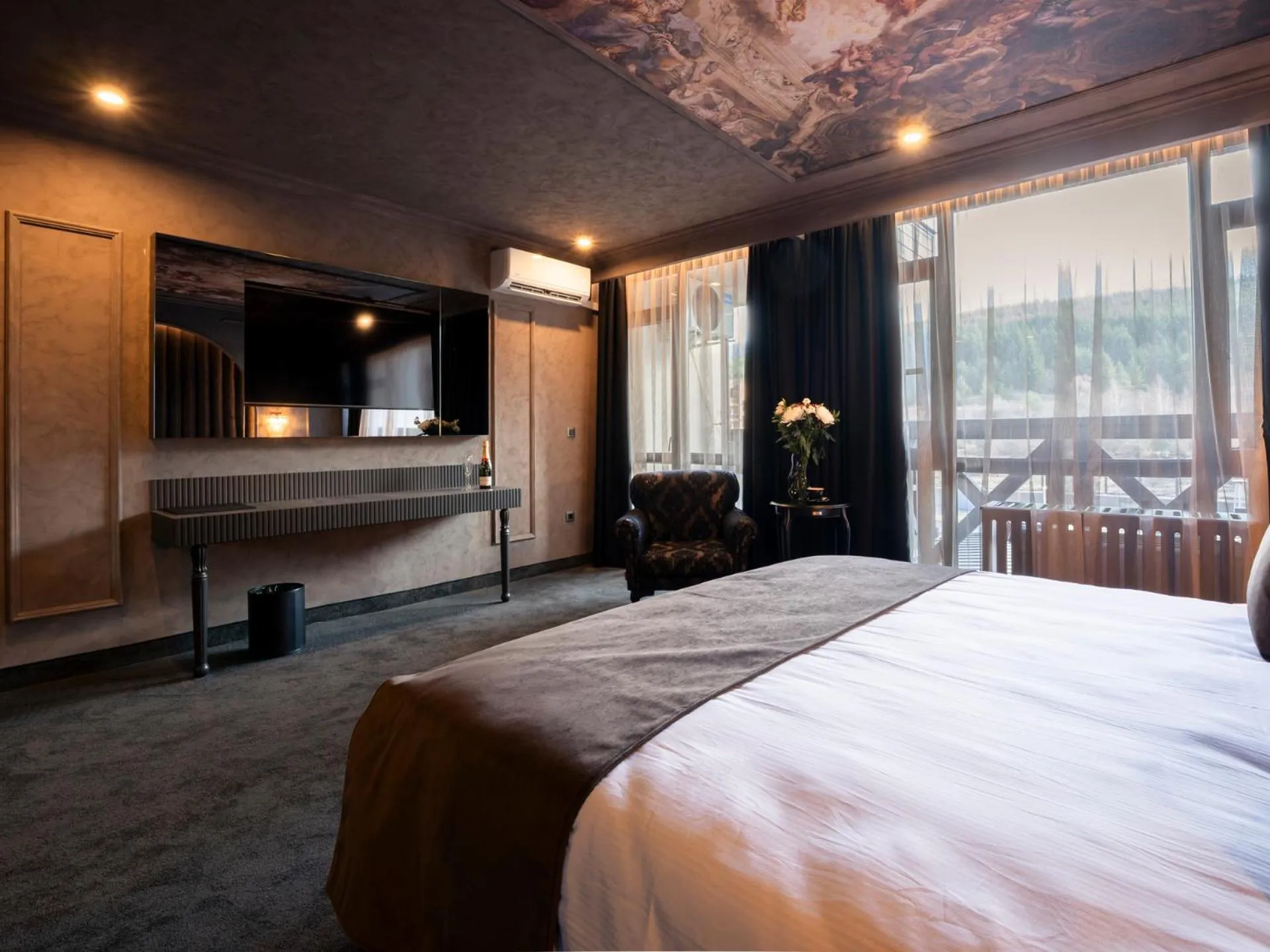 Bed in Premier Luxury Mountain Resort