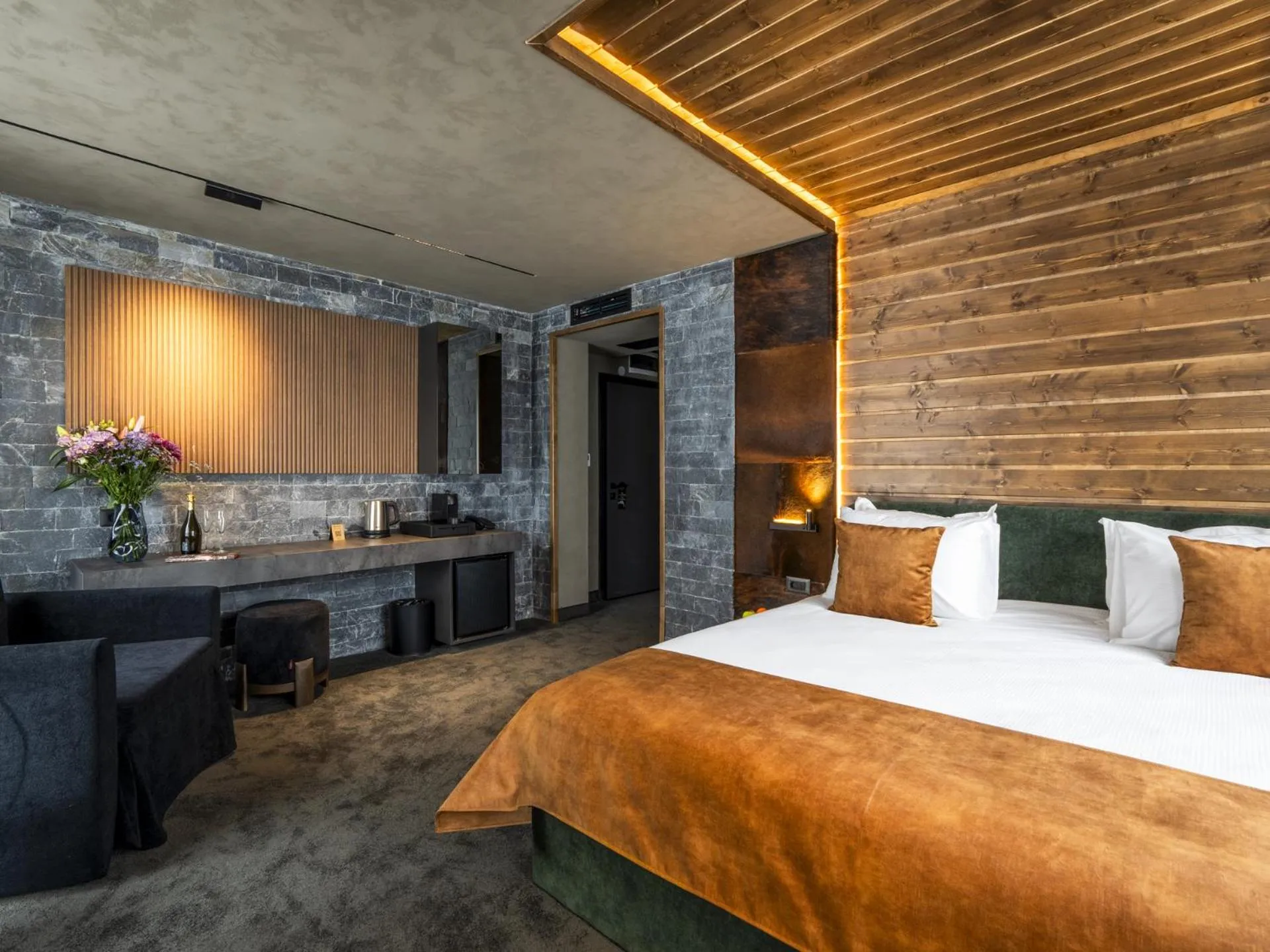 Bed in Premier Luxury Mountain Resort