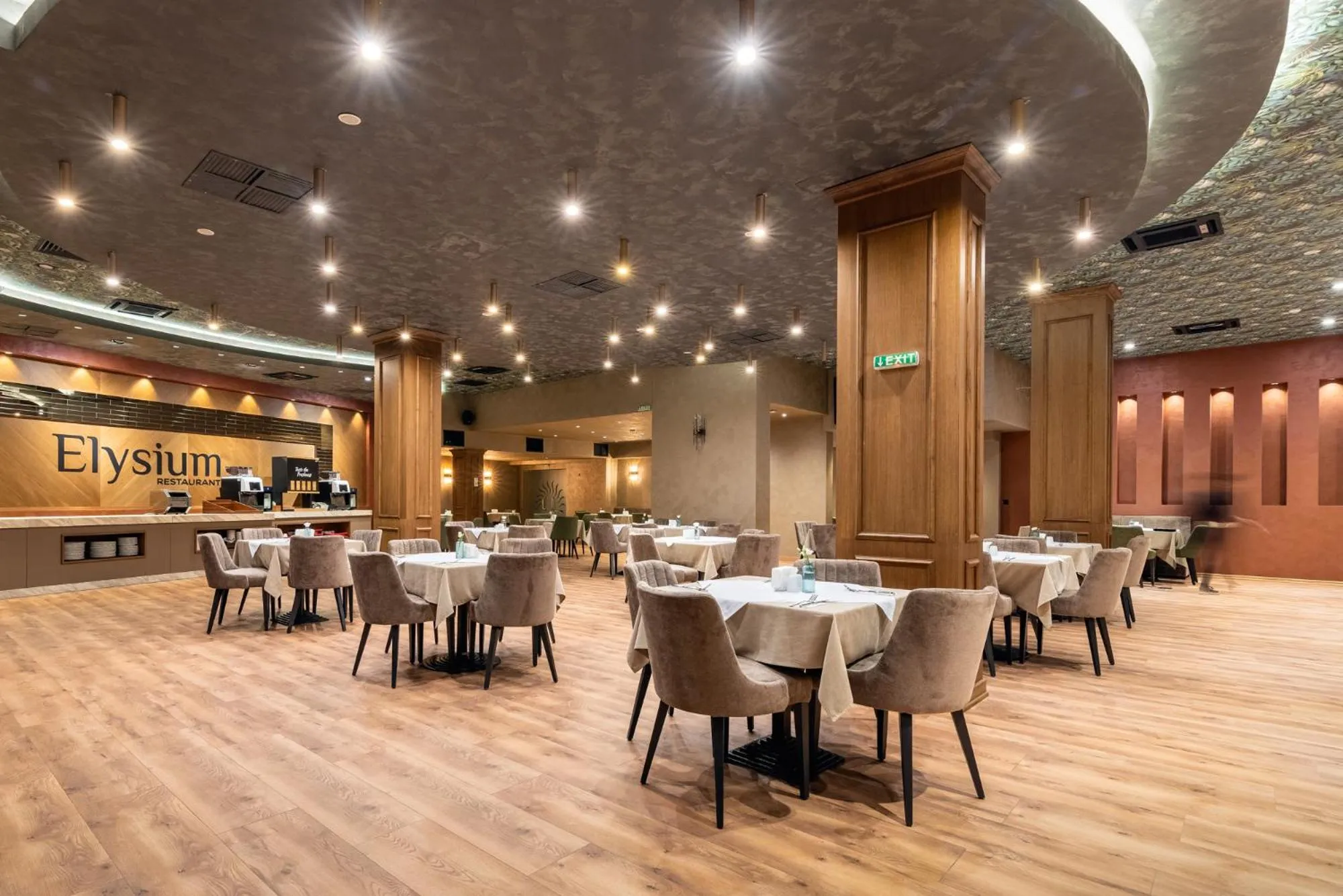 Restaurant/places to eat in Premier Luxury Mountain Resort