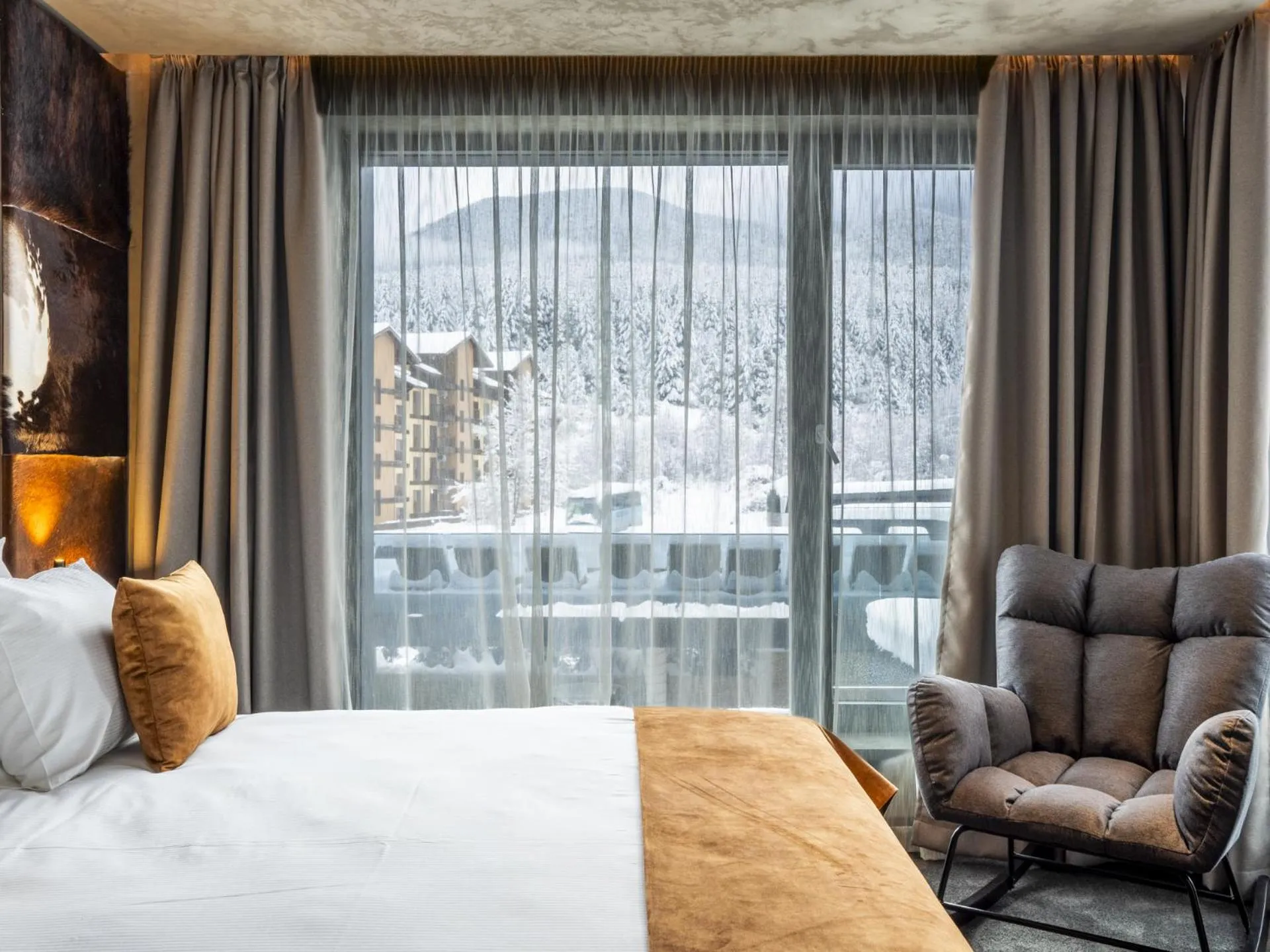 Bed in Premier Luxury Mountain Resort