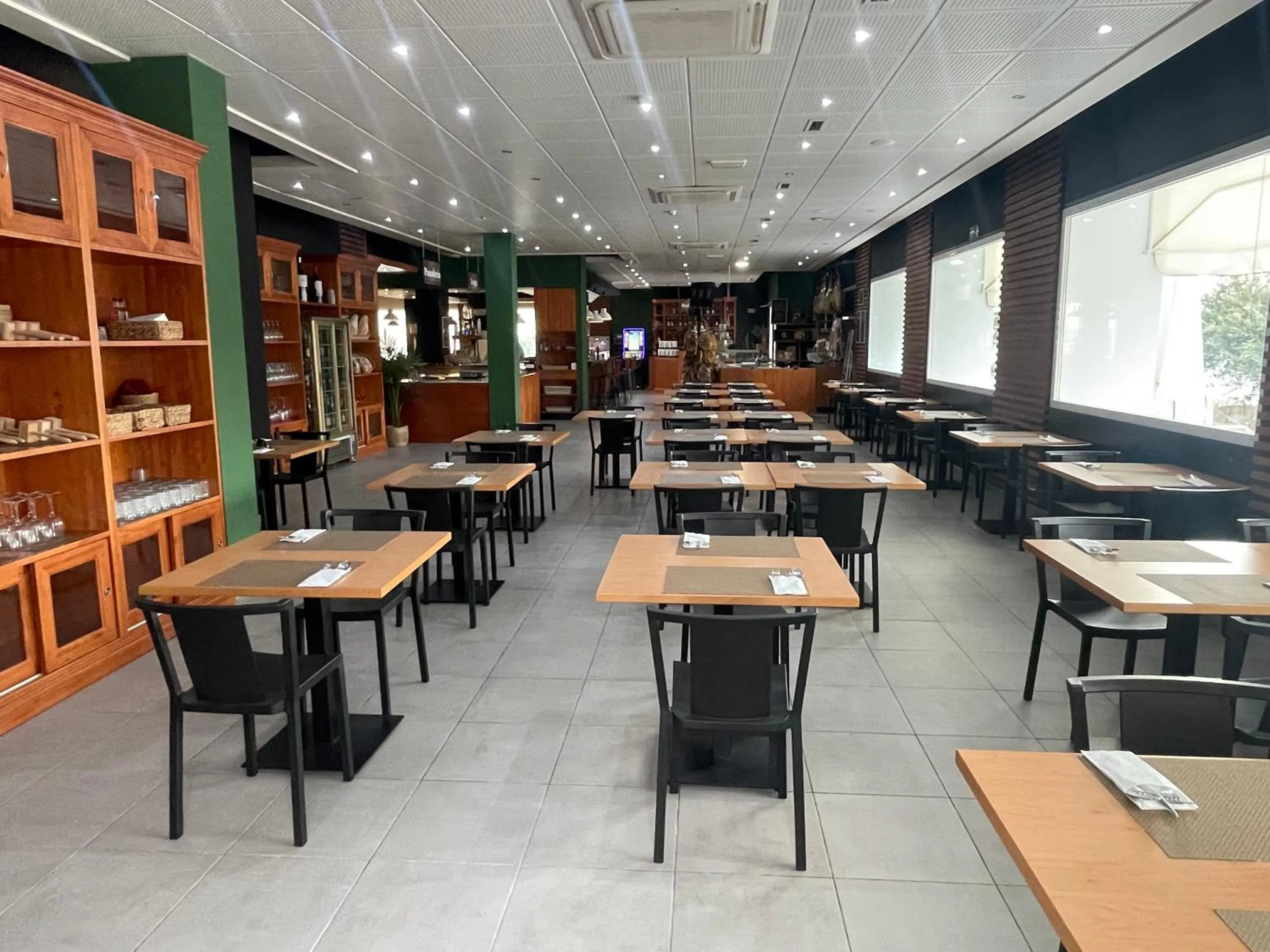 Restaurant/places to eat in Hacienda Guadalquivir