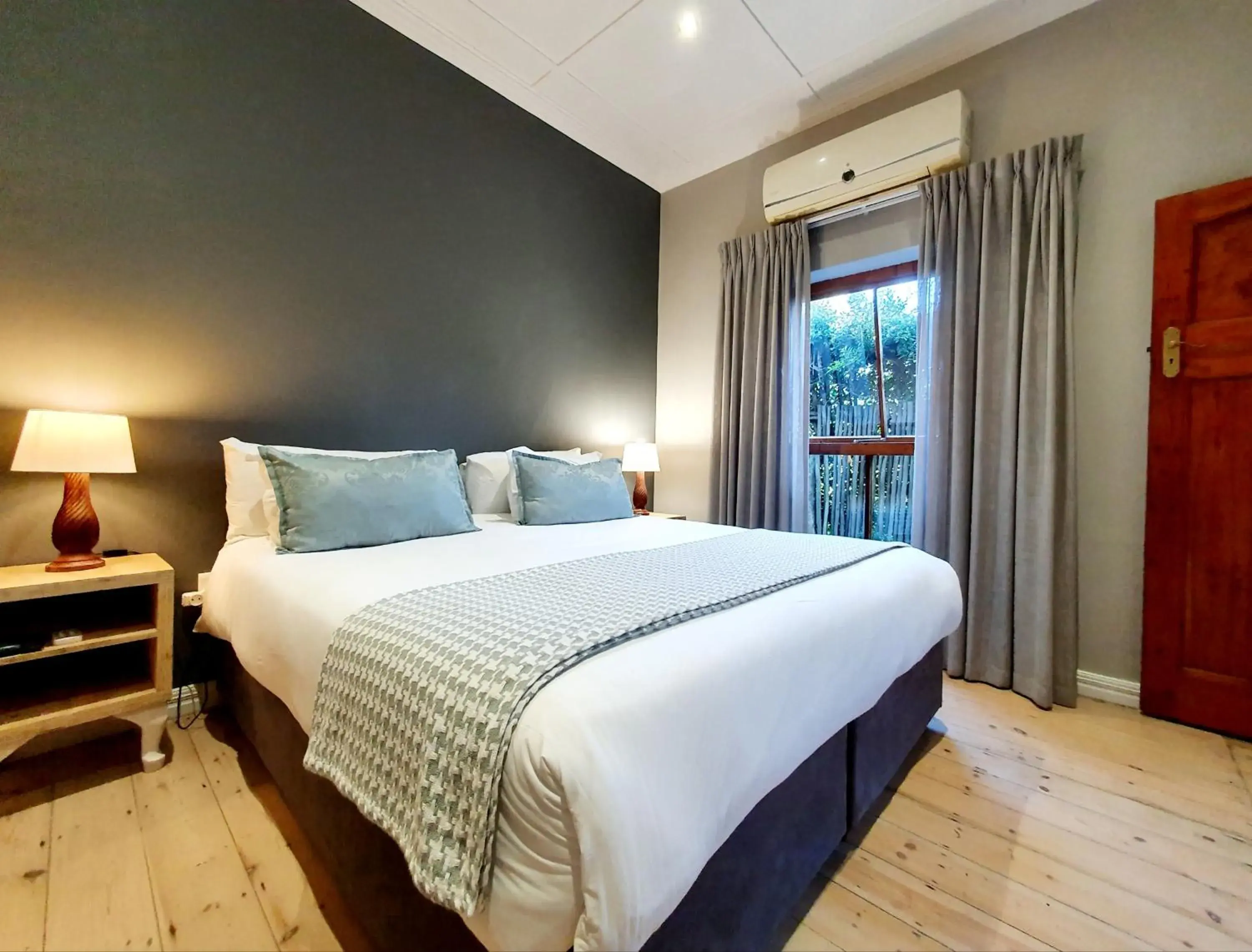 Luxury Double or Twin Room - single occupancy in Two Fat Owls Guesthouse Luxury Double or Twin Room - single occupancy in Two Fat Owls Guesthouse