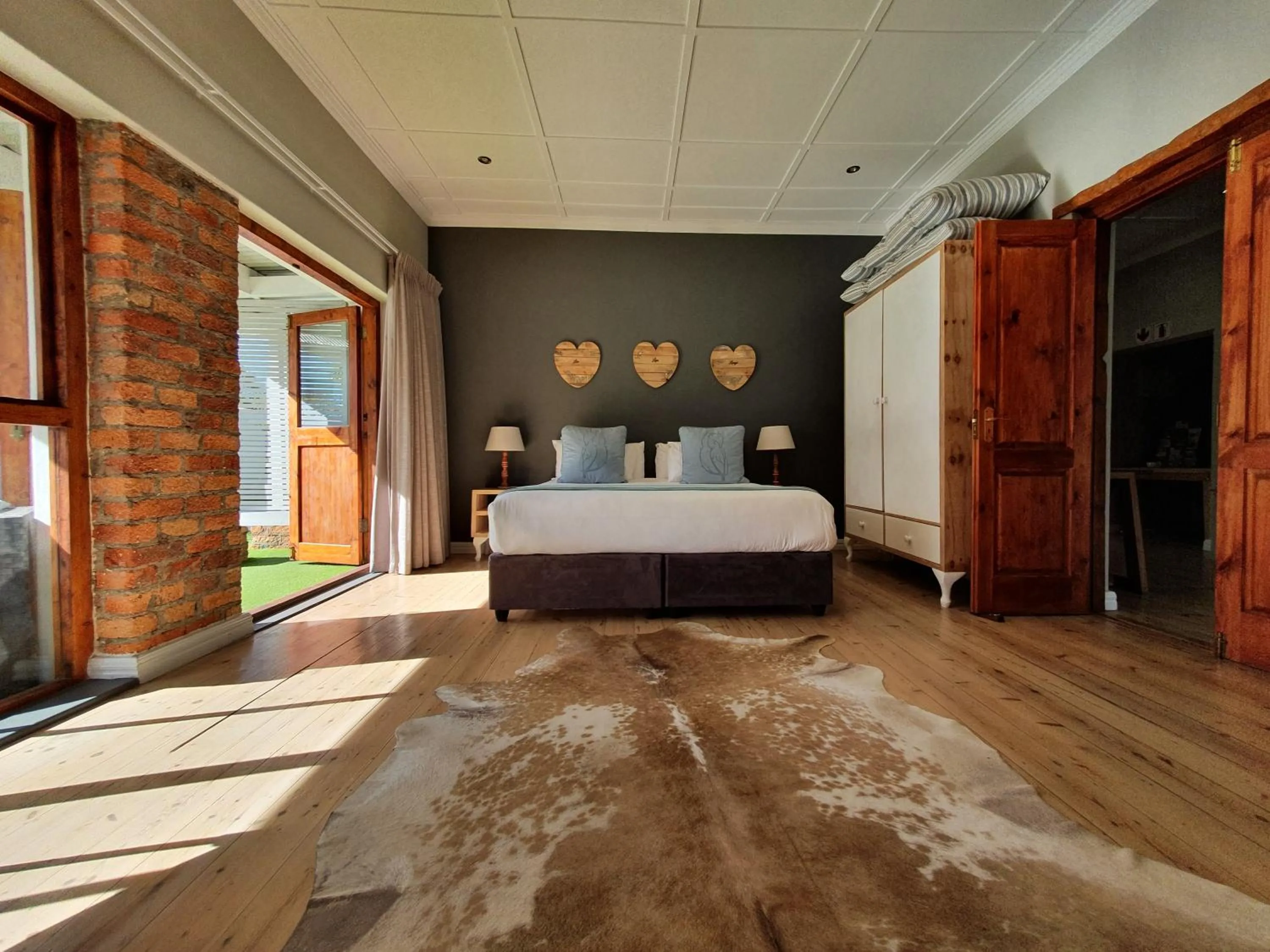 Photo of the whole room, Bed in Two Fat Owls Guesthouse