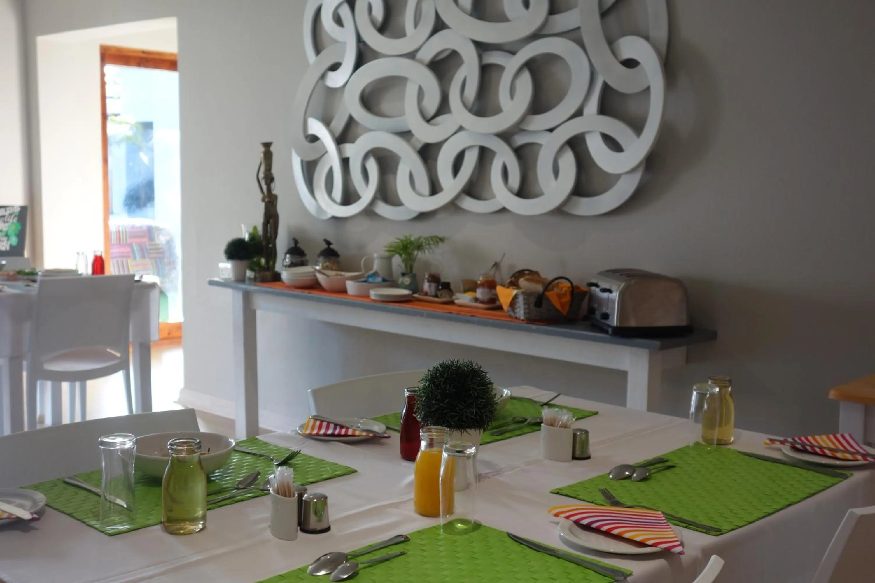 Coffee/tea facilities in Two Fat Owls Guesthouse