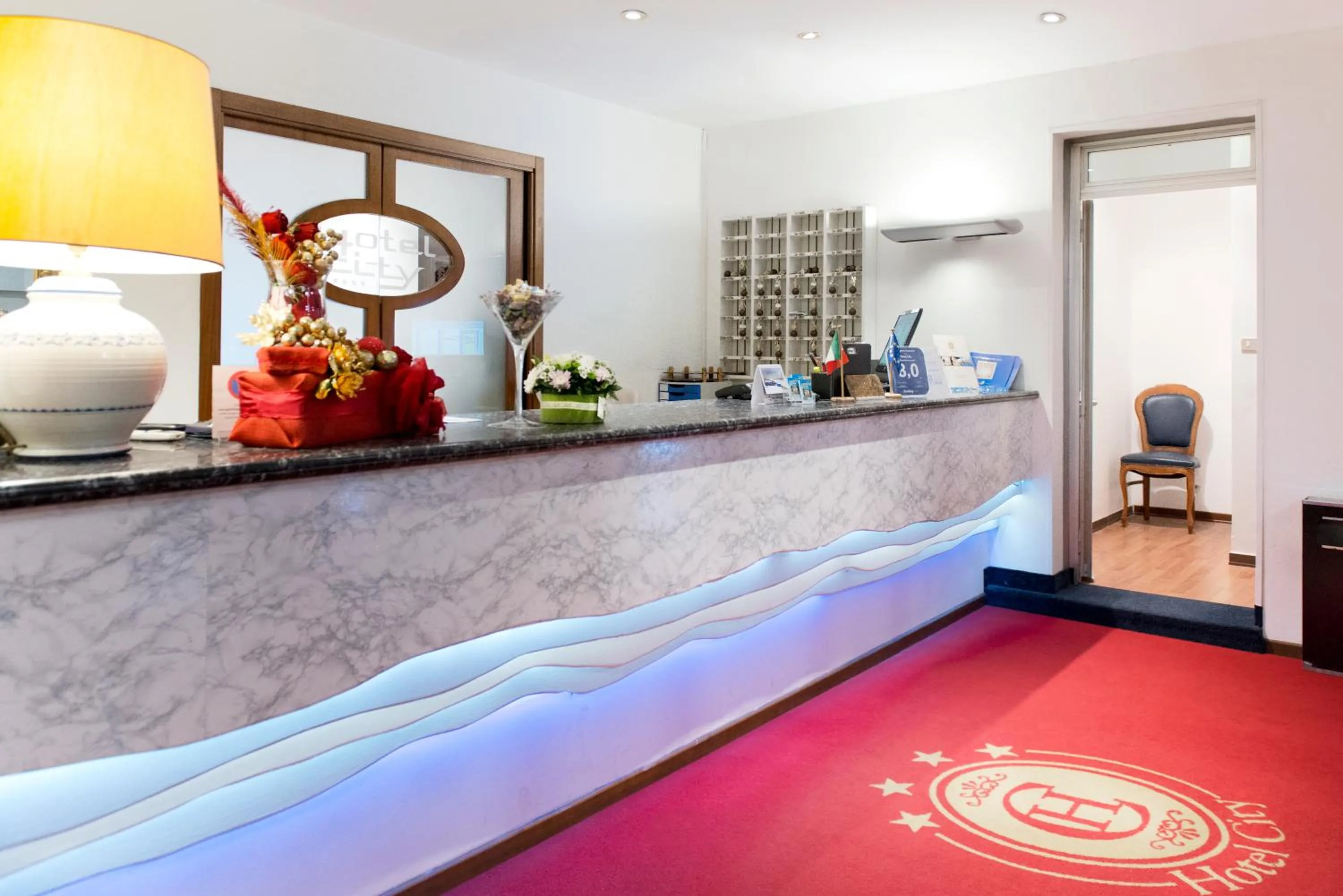 Lobby or reception in Hotel City