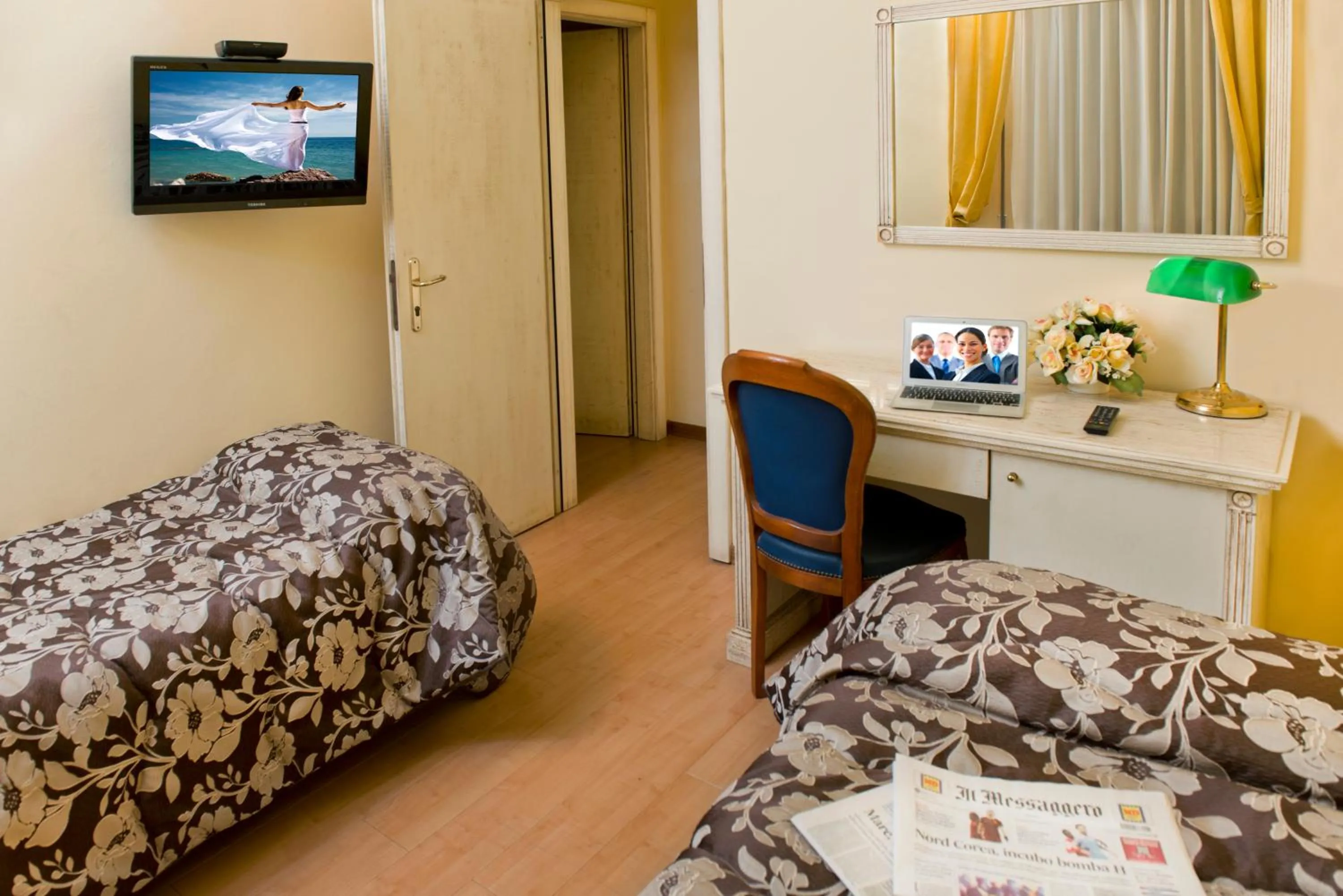 Bedroom, Bed in Hotel City