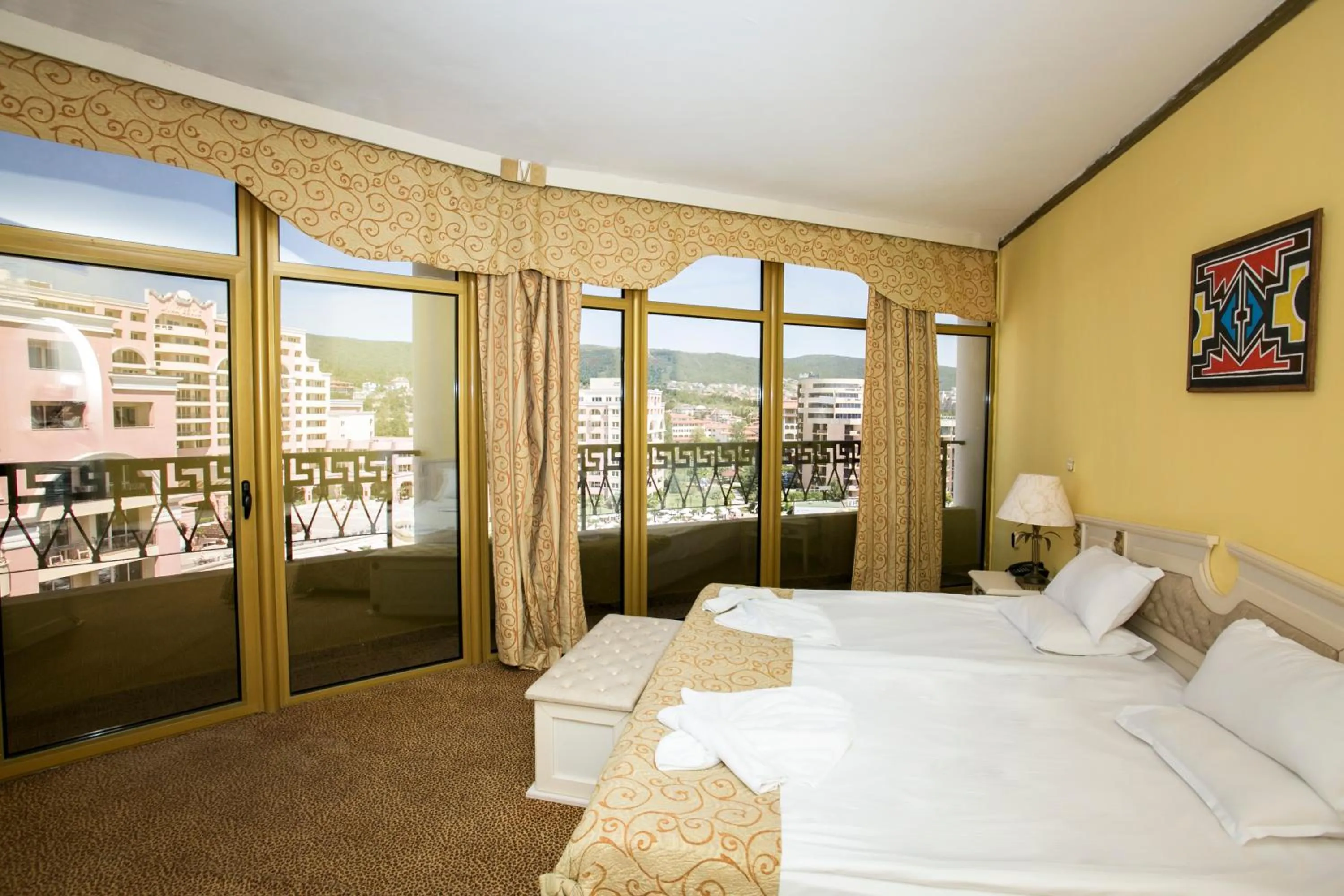 Bedroom, Bed in Imperial Palace Hotel