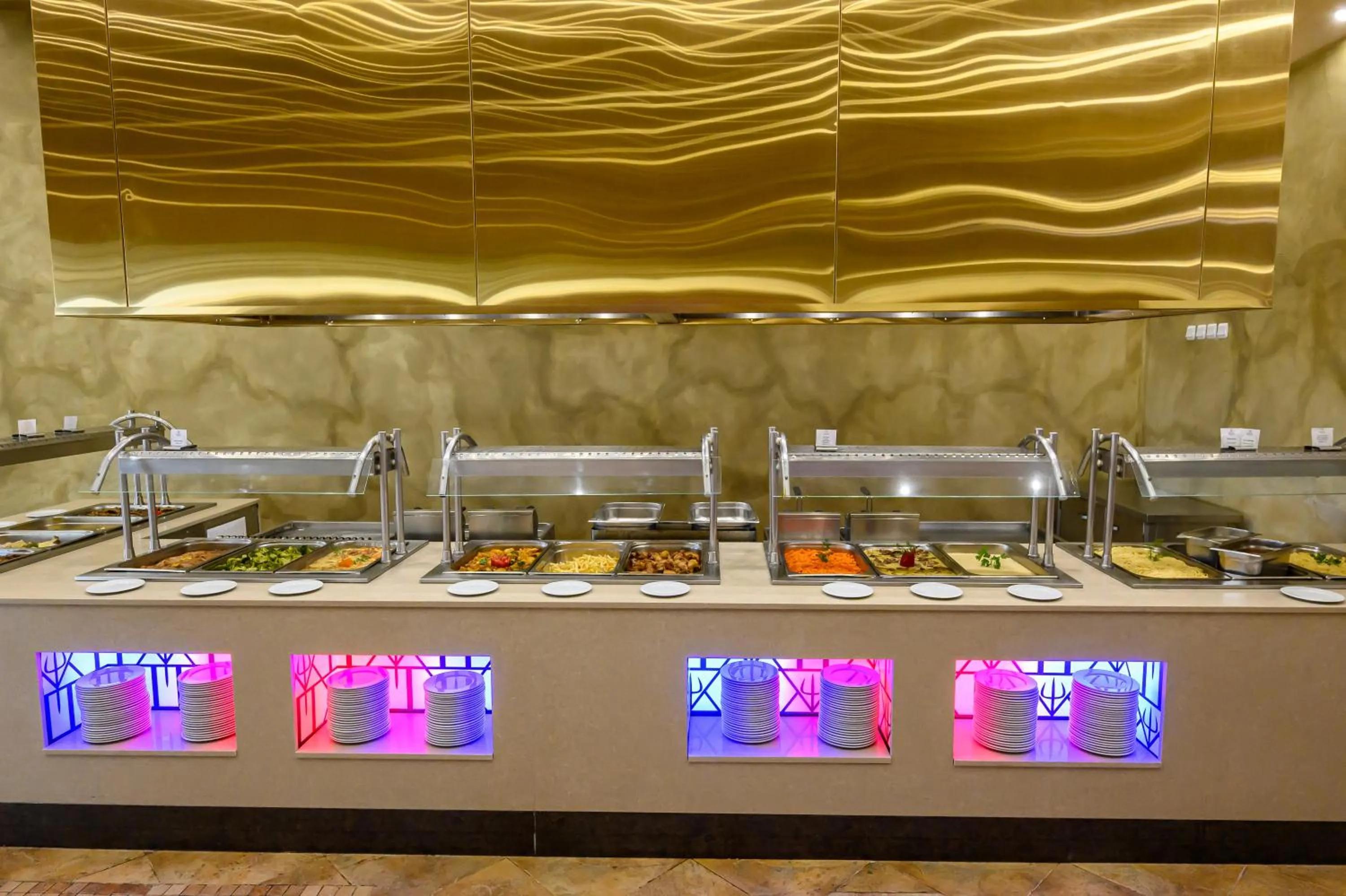 Restaurant/places to eat in Imperial Palace Hotel