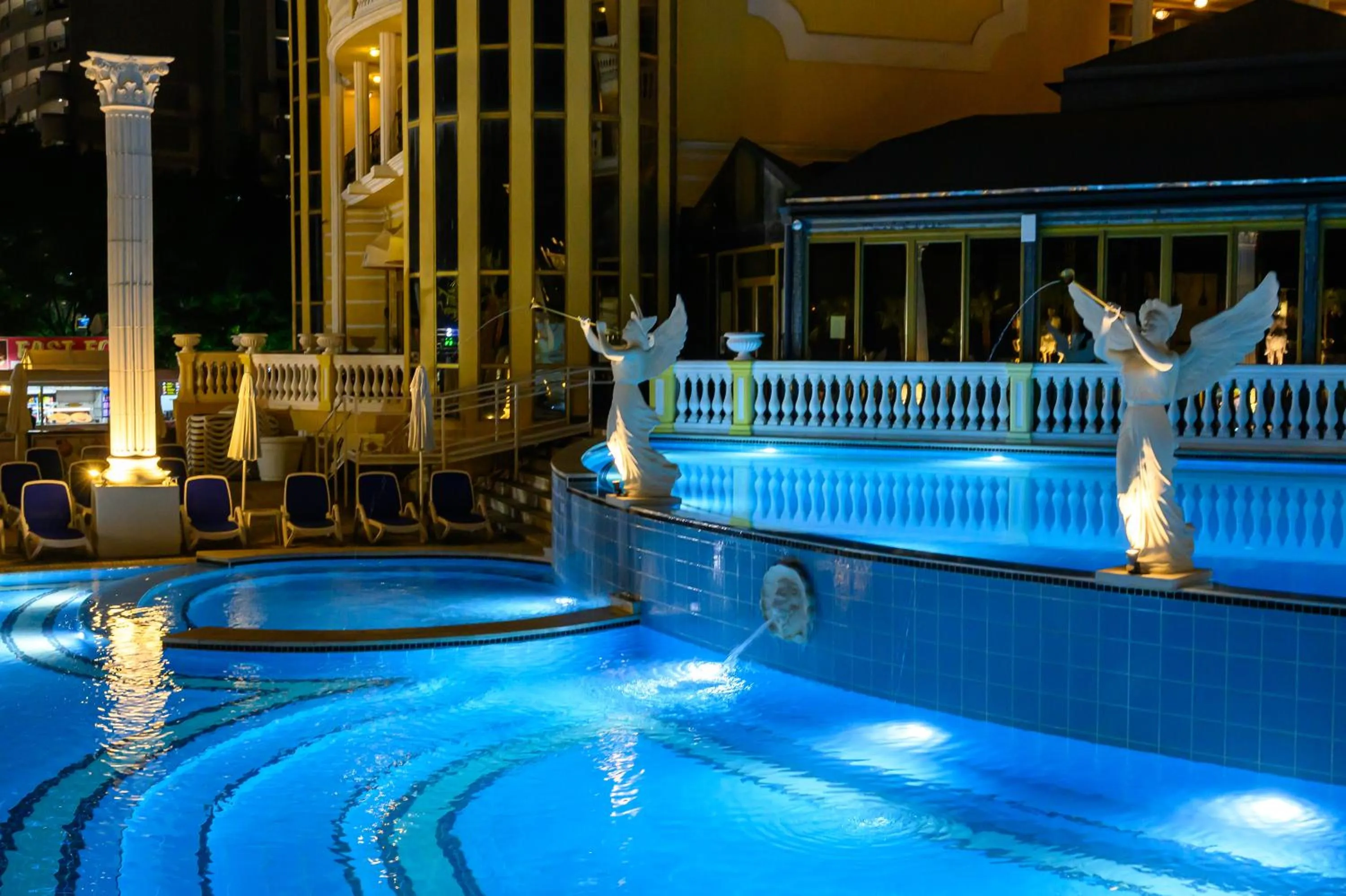 Night in Imperial Palace Hotel