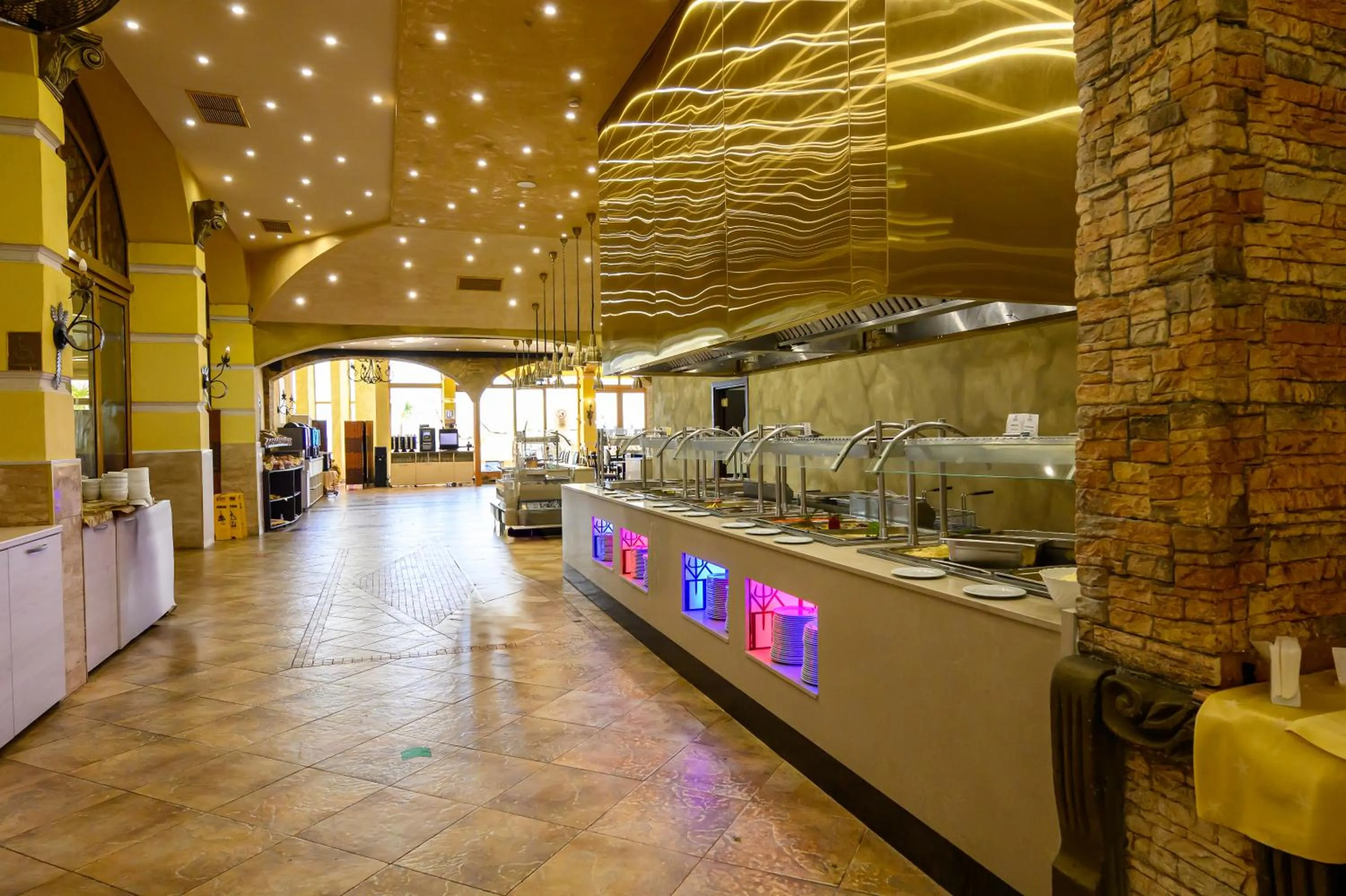 Restaurant/places to eat in Imperial Palace Hotel