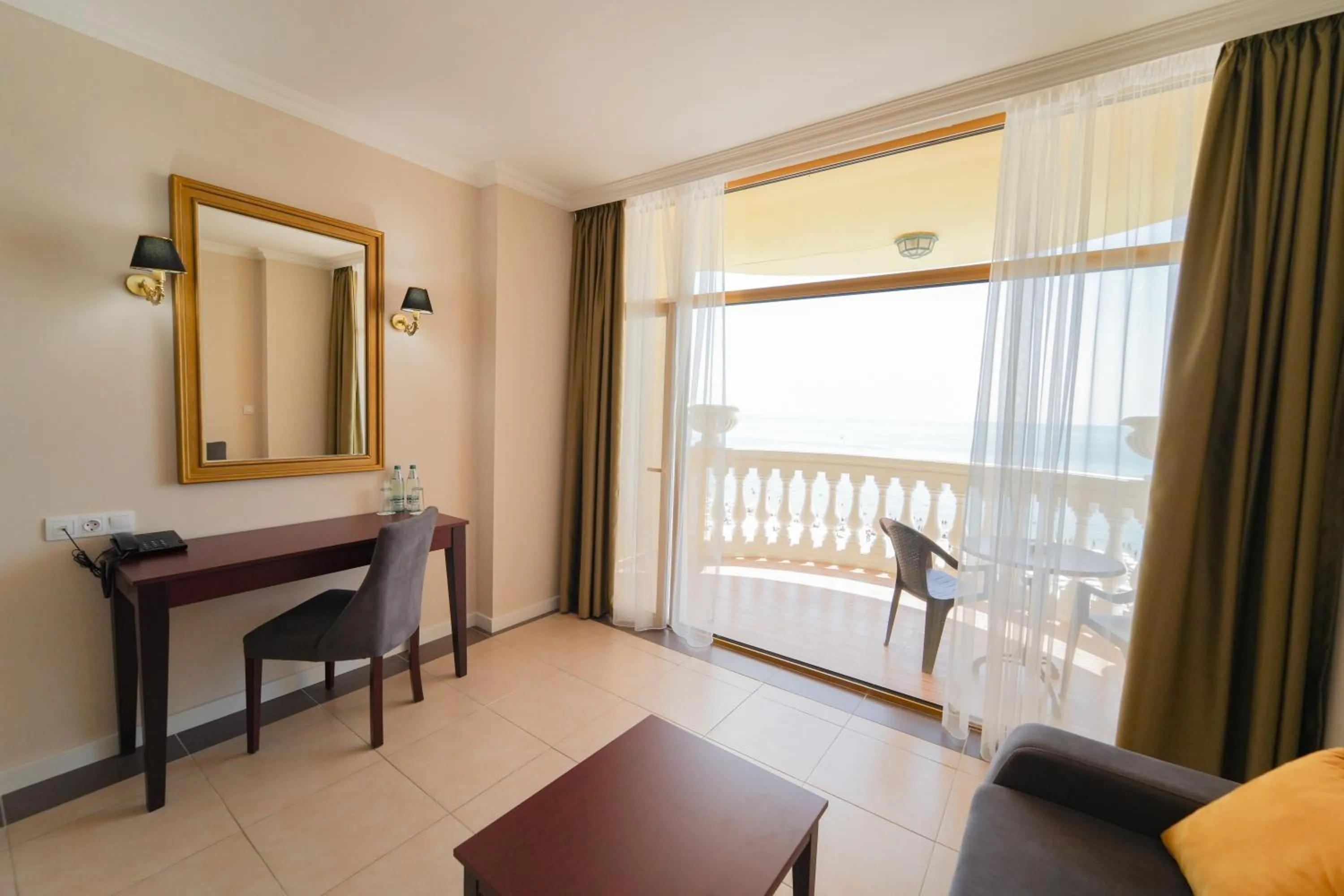 Photo of the whole room in Imperial Palace Hotel