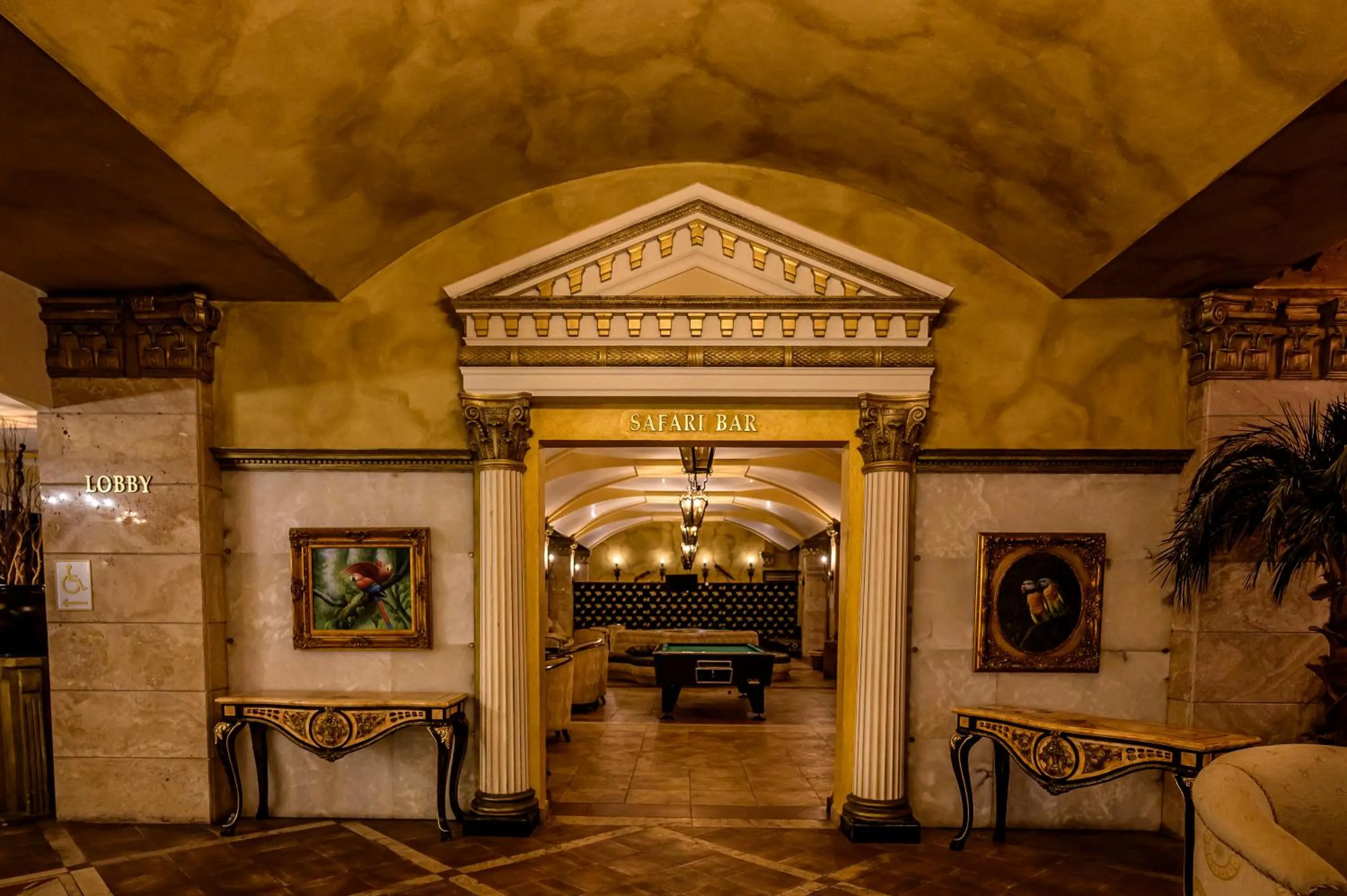 Lounge or bar in Imperial Palace Hotel