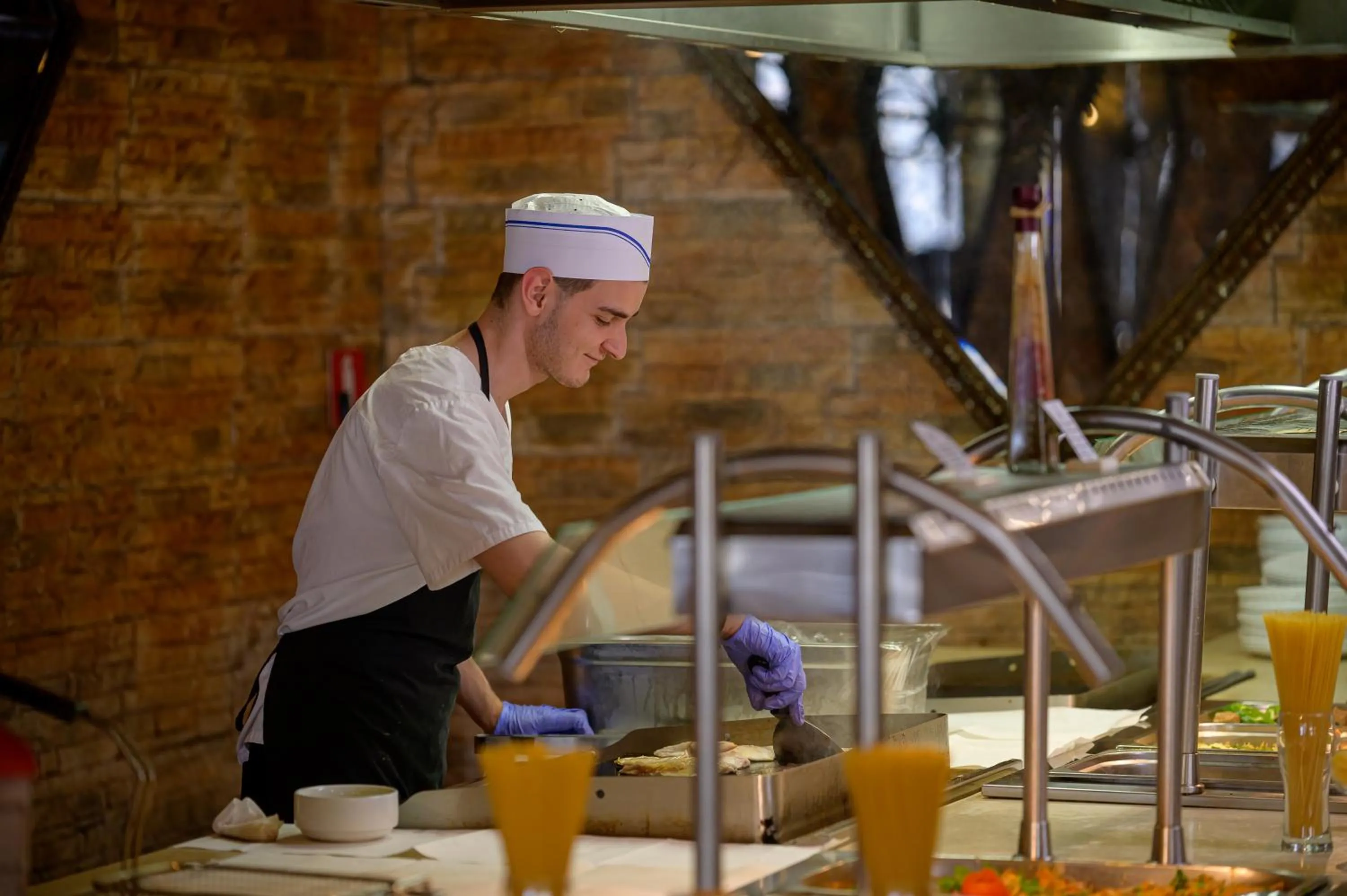 Restaurant/places to eat in Imperial Palace Hotel