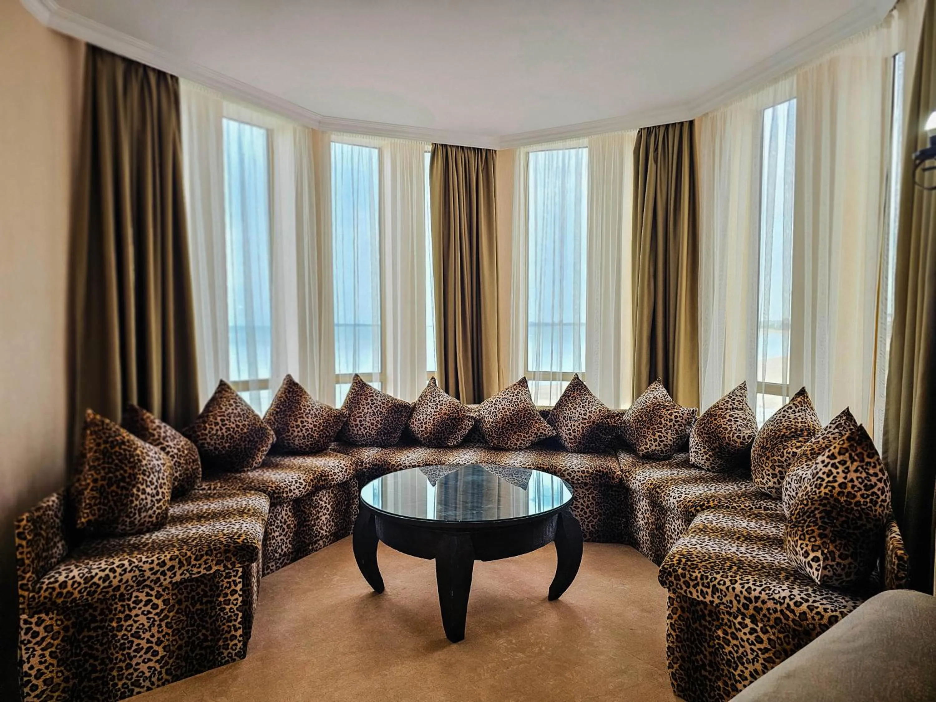 Photo of the whole room in Imperial Palace Hotel