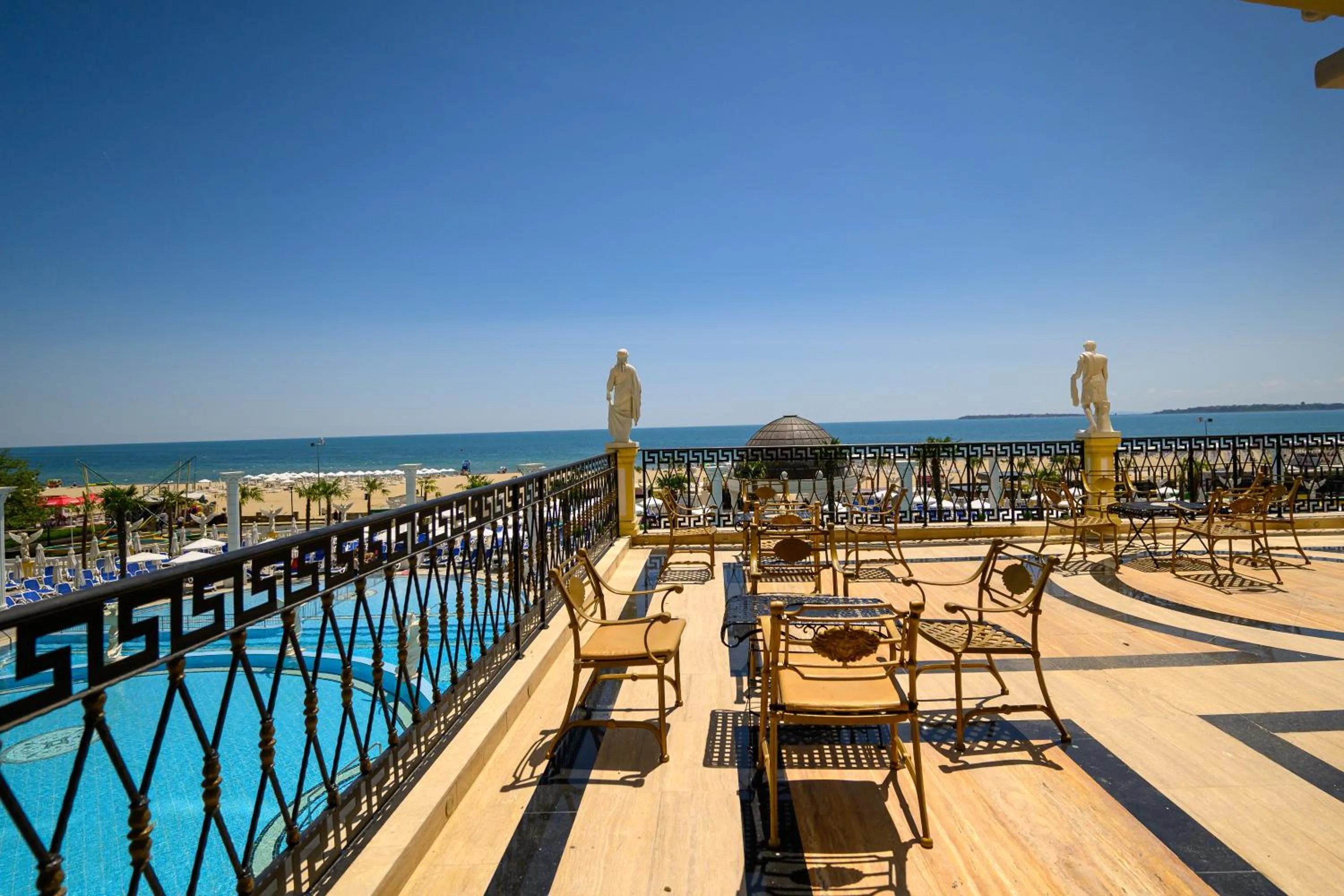 Balcony/Terrace in Imperial Palace Hotel
