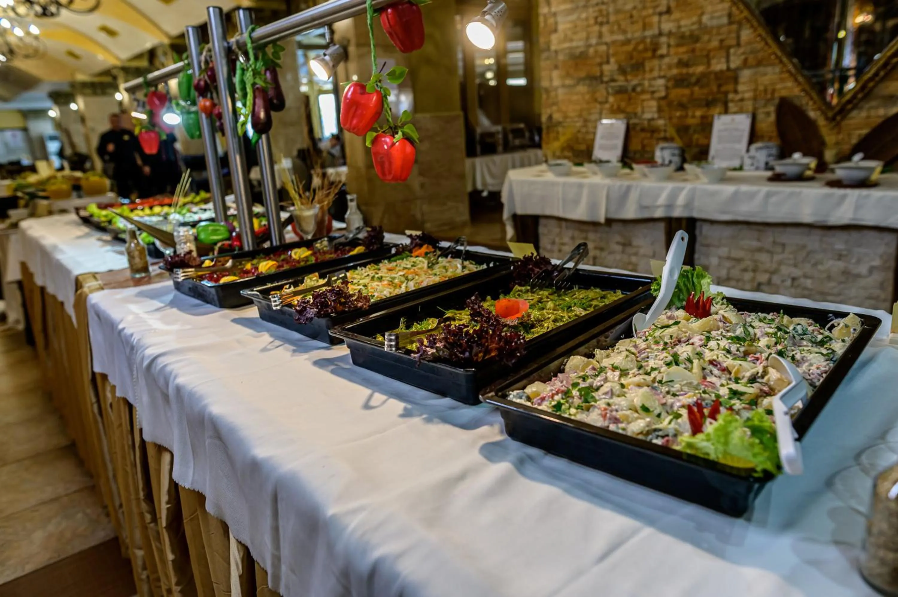 Restaurant/places to eat in Imperial Palace Hotel