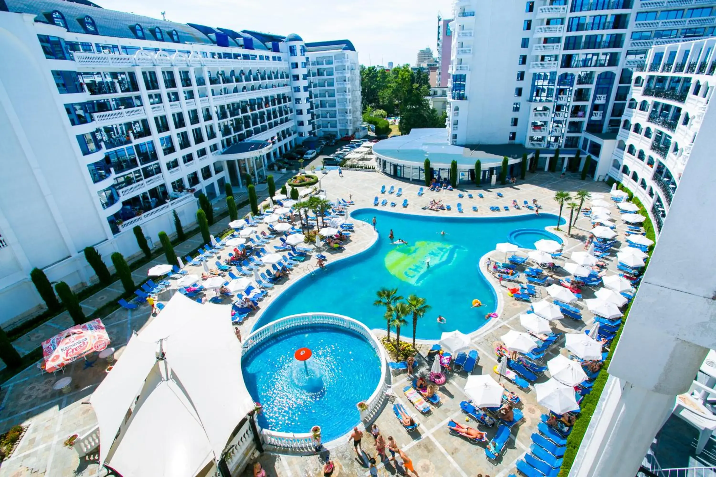 Facade/entrance in Chaika Beach Resort Facade/entrance in Chaika Beach Resort