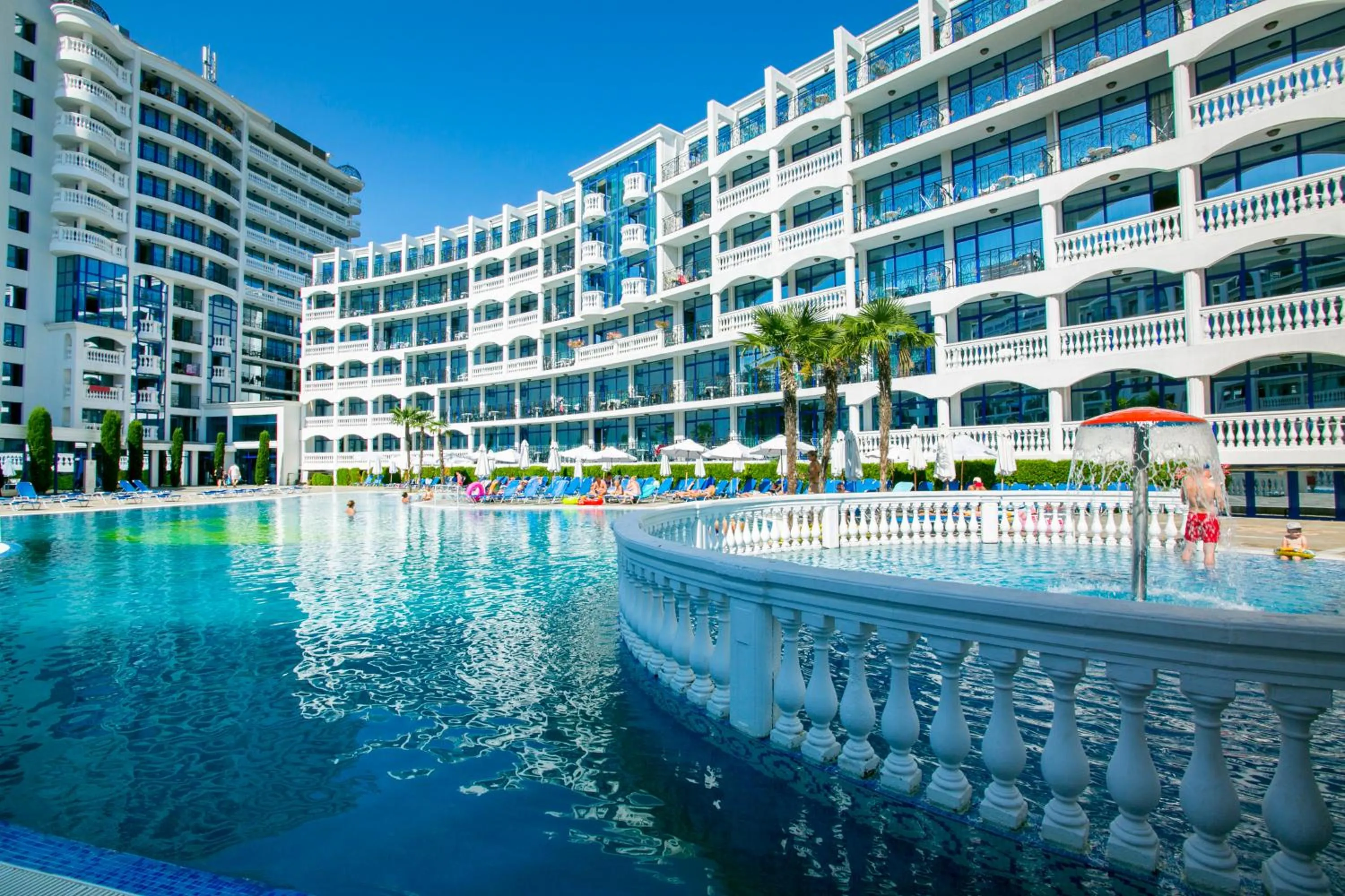 Swimming pool in Chaika Beach Resort