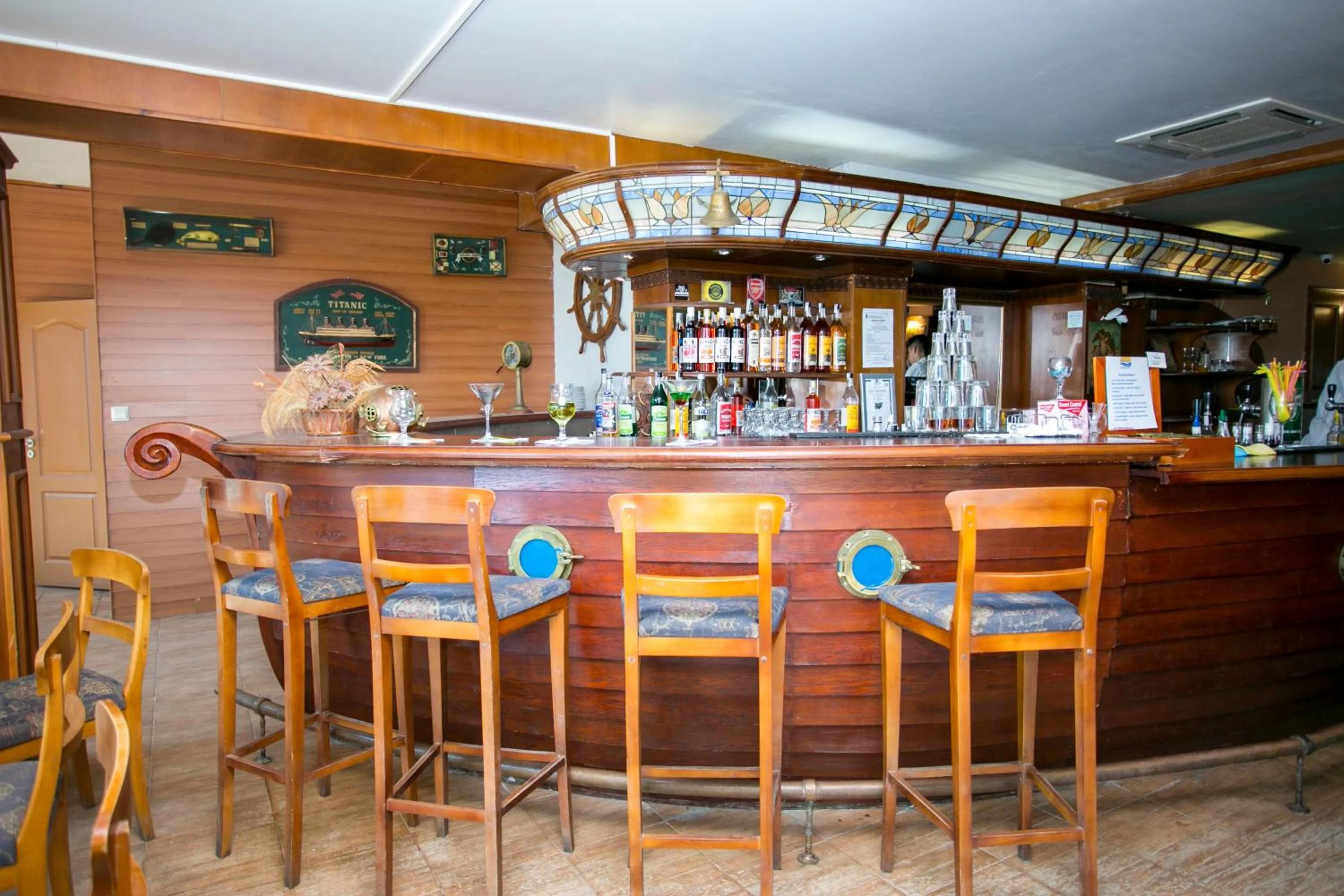 Lounge or bar in Chaika Beach Resort