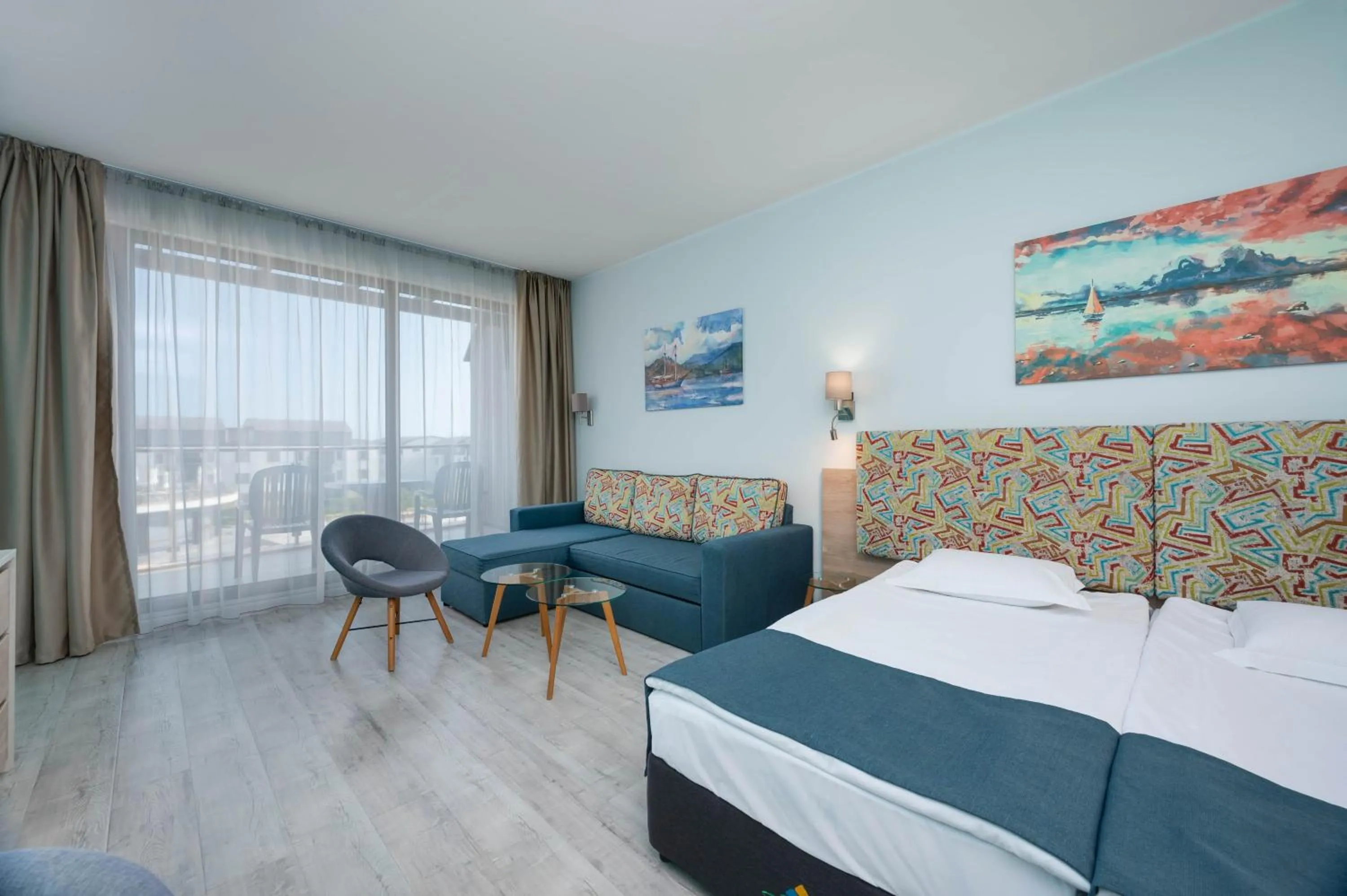 Living room, Bed in Topola Skies Resort & Aquapark