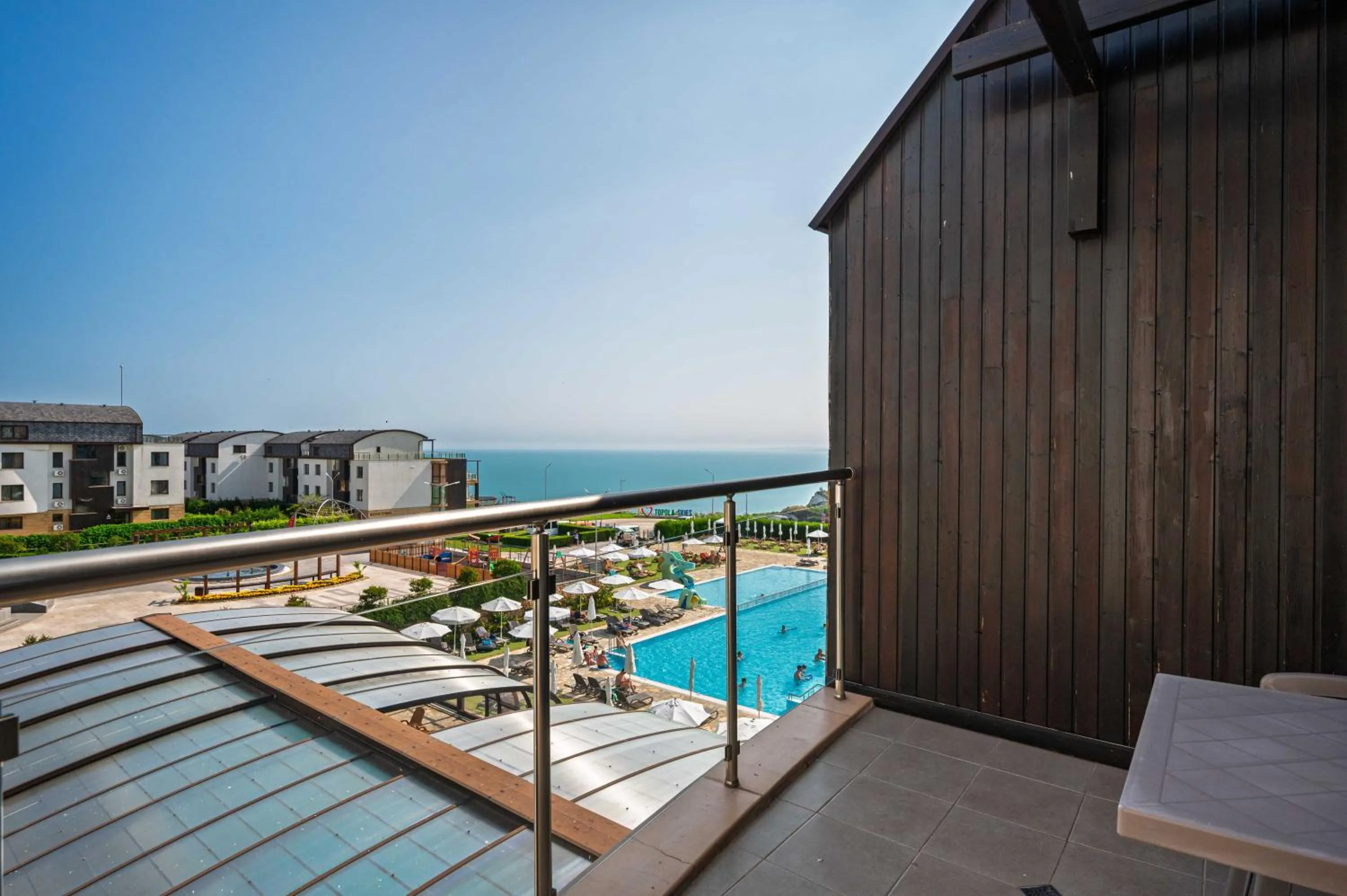 Balcony/Terrace in Topola Skies Resort & Aquapark