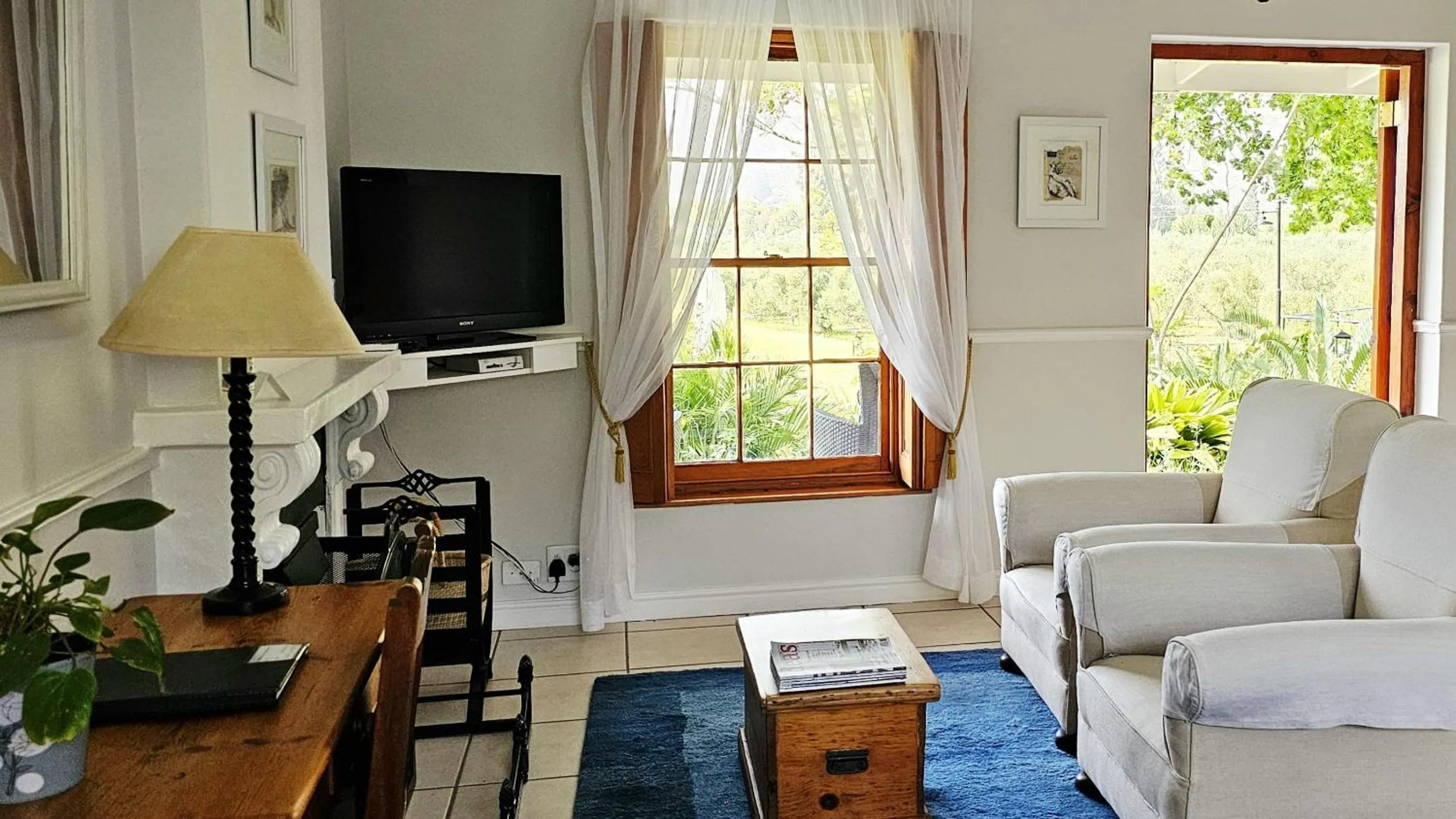 Seating area in Montagu Vines Guesthouse