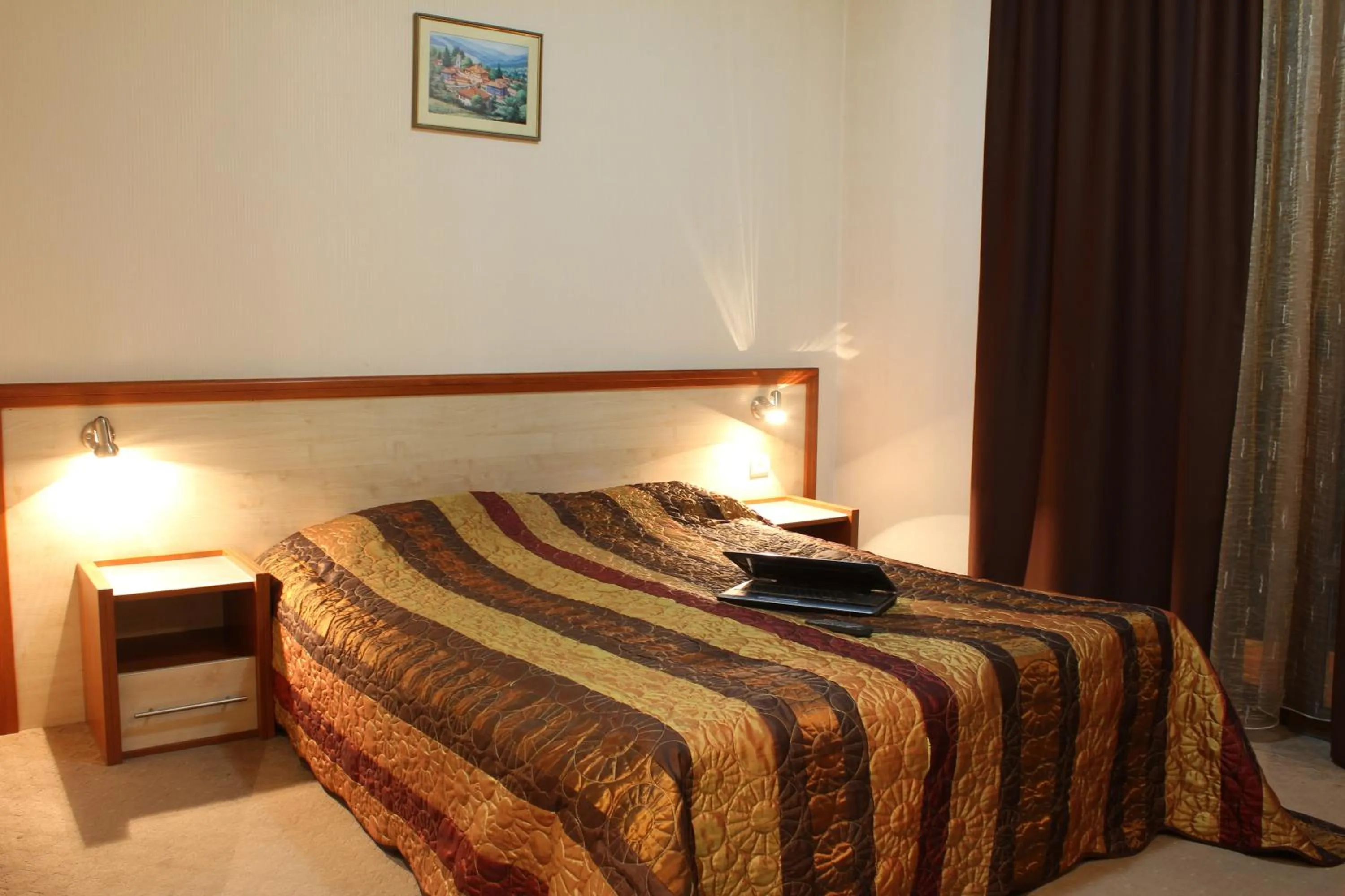 Bed in Hotel Premier - Veliko Tarnovo City Center, Panorama View