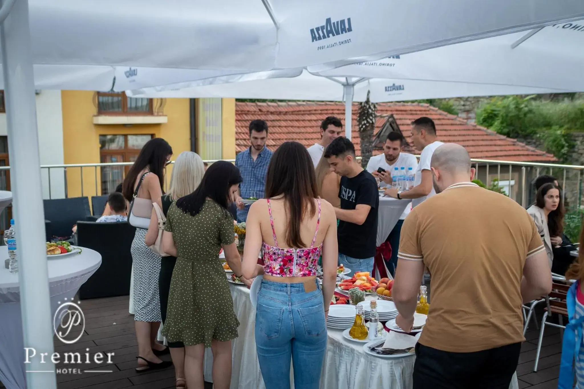 Swimming pool in Hotel Premier - Veliko Tarnovo City Center, Panorama View Swimming pool in Hotel Premier - Veliko Tarnovo City Center, Panorama View
