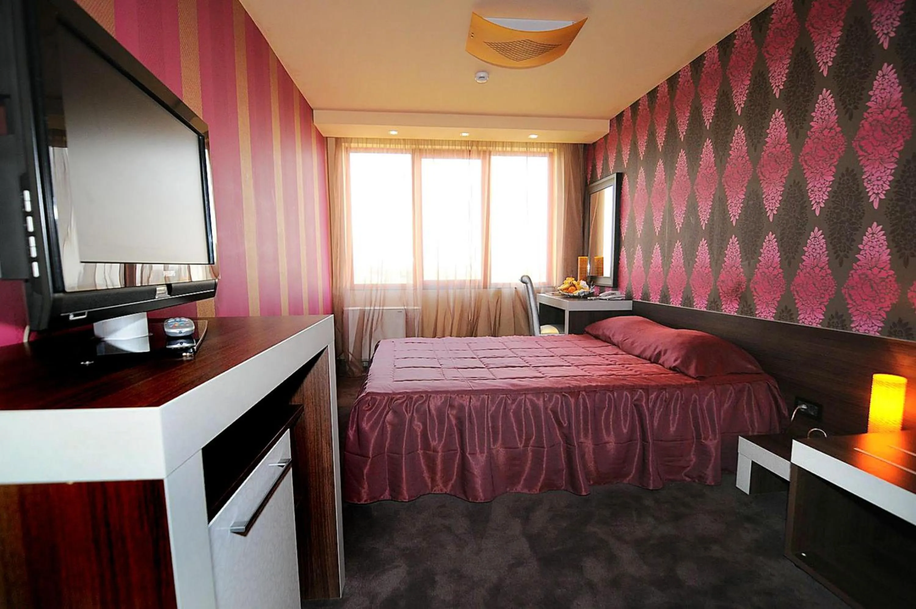 Photo of the whole room, Bed in Hotel Leipzig