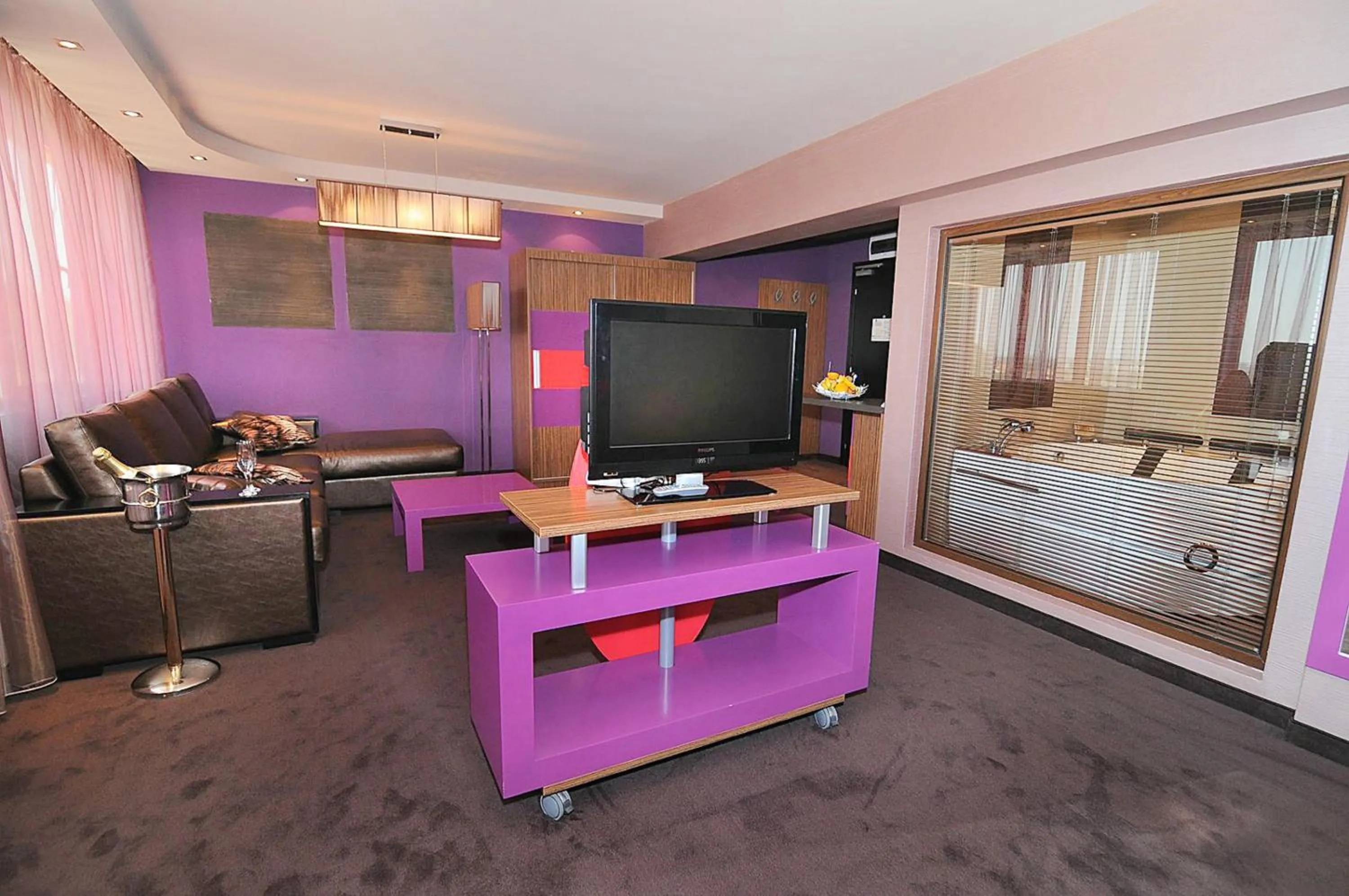 TV and multimedia in Hotel Leipzig