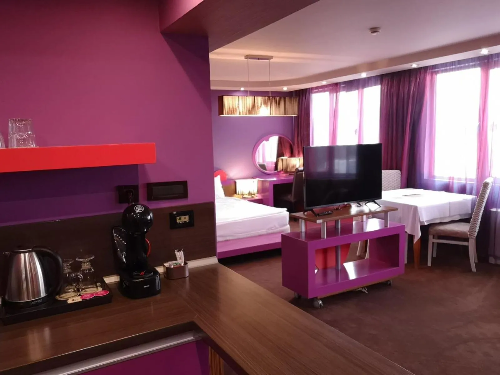 Coffee/tea facilities, Bed in Hotel Leipzig