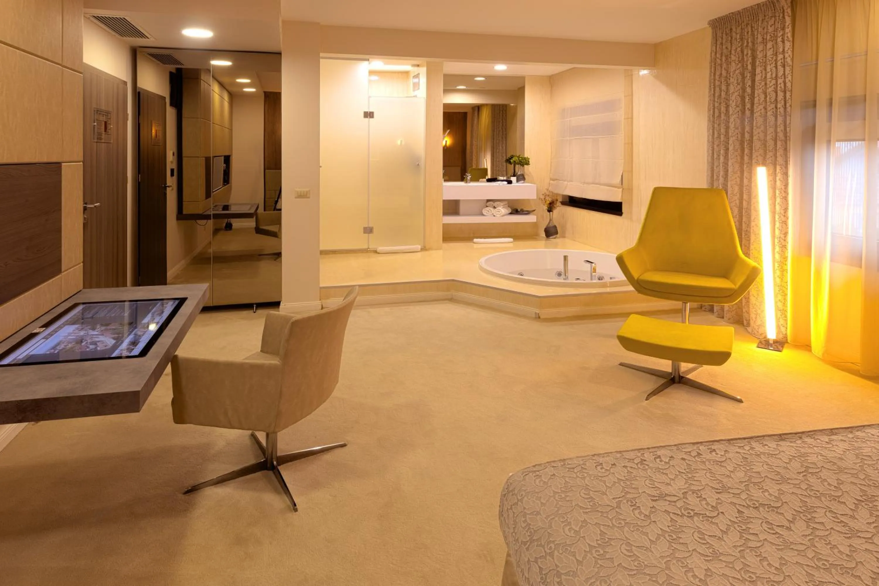 TV and multimedia in Hotel Vila Class