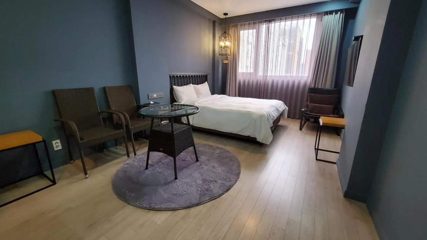 Bedroom, Bed in Urban Island Hotel Jeju