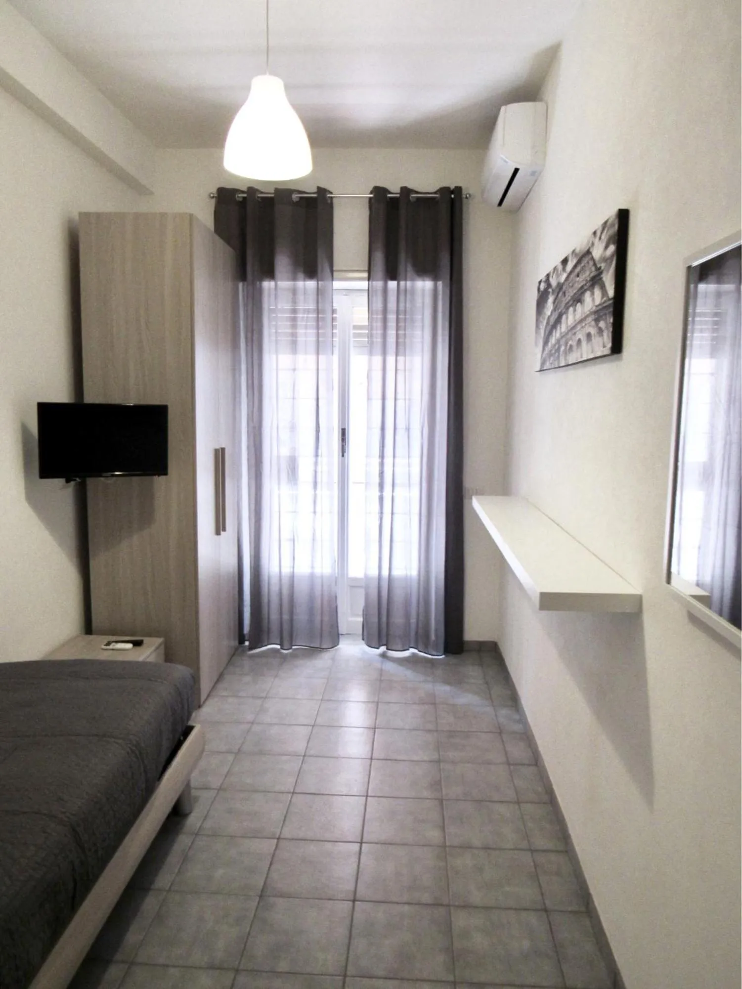 Photo of the whole room, Bed in Roema Guest House